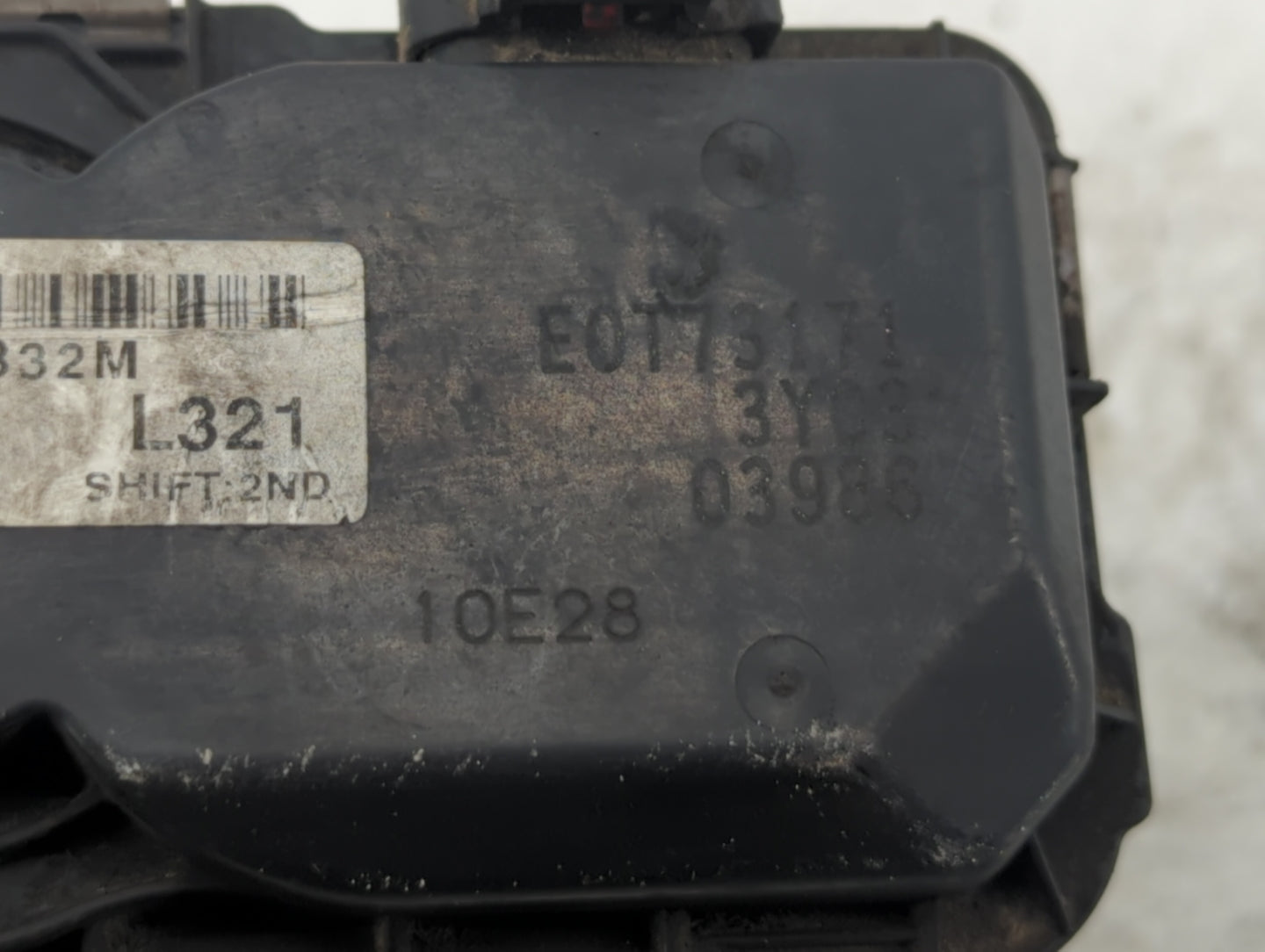 2004-2005 Mazda 3 Throttle Body P/N:E0T73171 Fits Fits 2003 2004 2005 2006 2007 OEM Used Auto Parts - Oemusedautoparts1.com