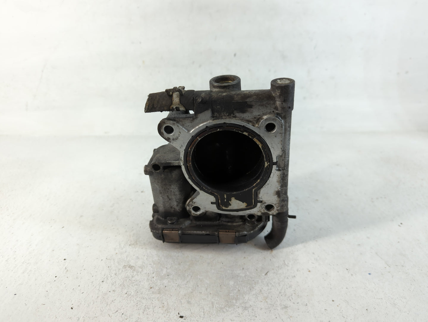 2004-2005 Mazda 3 Throttle Body P/N:E0T73171 3M4G-AE Fits Fits 2003 2004 2005 2006 2007 OEM Used Auto Parts - Oemusedautopar