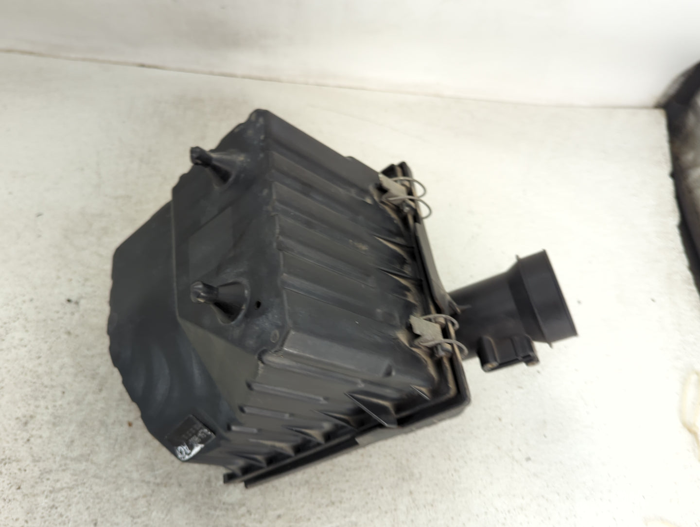 2004 Mazda B3000 Air Cleaner Intake-duct Hose Tube - Oemusedautoparts1.com