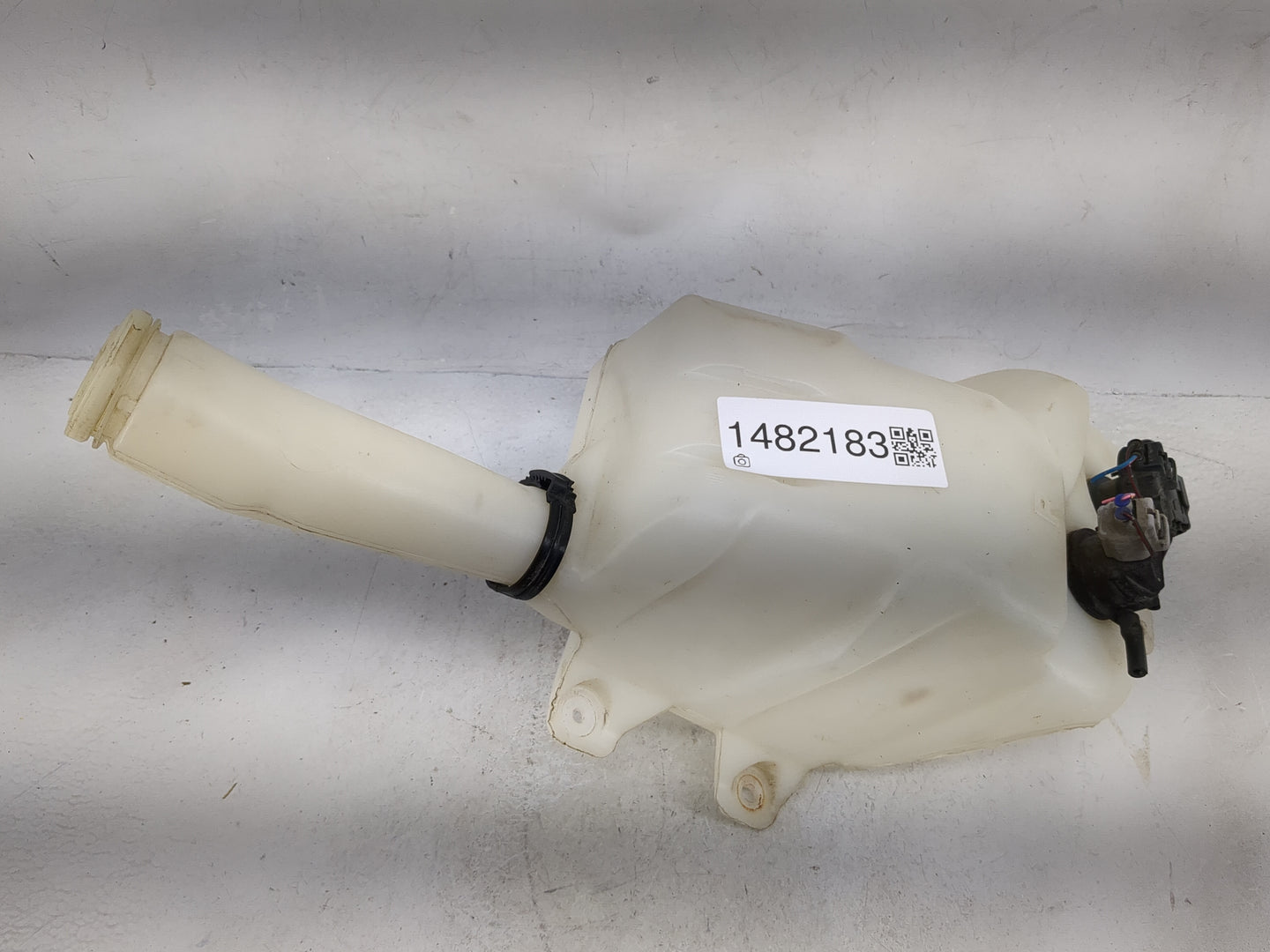 Mazda Mazda6 Windshield Washer Fluid Reservoir Bottle - Oemusedautoparts1.com