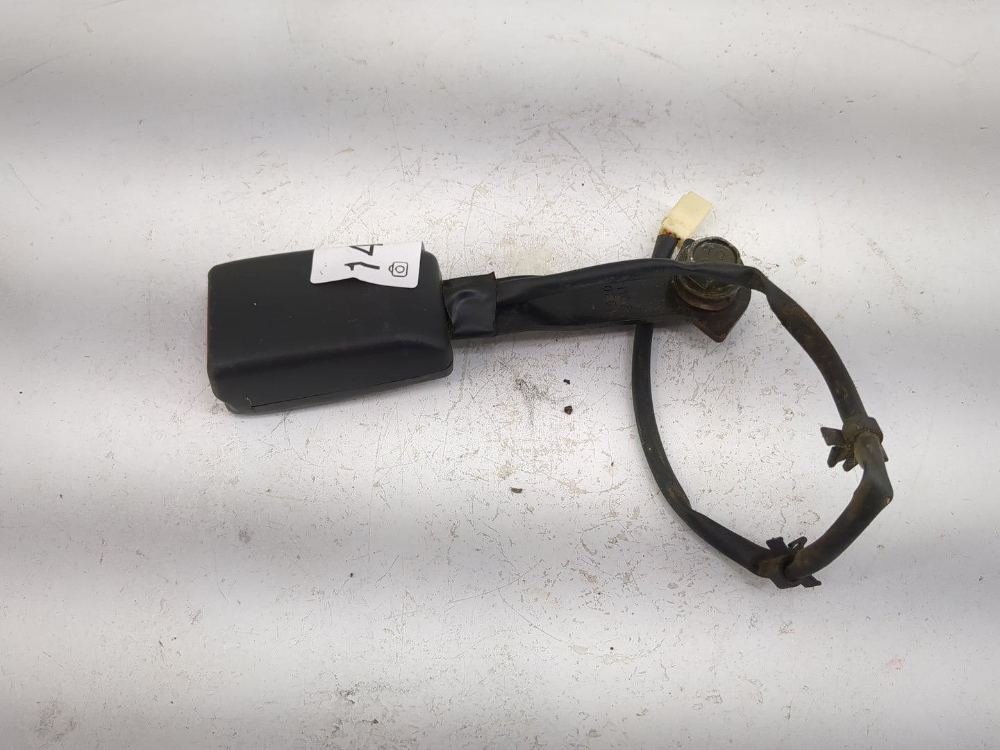 2004 Mazda Mazda6 Driver Rear Seatbelt Buckle Black - Oemusedautoparts1.com