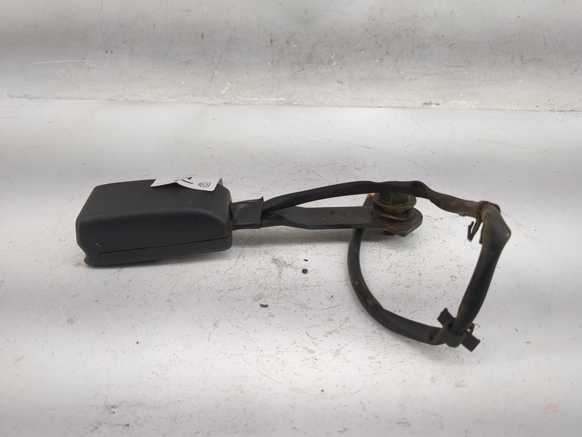 2004 Mazda Mazda6 Driver Rear Seatbelt Buckle Black - Oemusedautoparts1.com