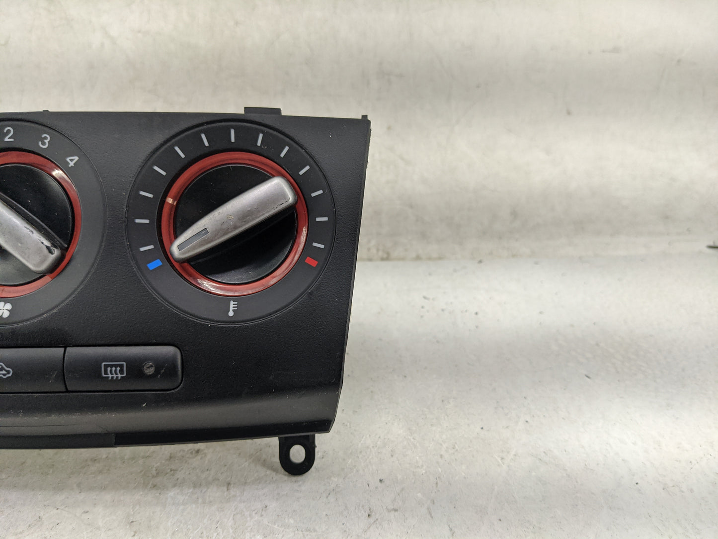2004 Mazda Mazda 3 Climate Control Module Temperature AC/Heater Replacement P/N:BANS C7724, 7802 Fits OEM Used Auto Parts - 