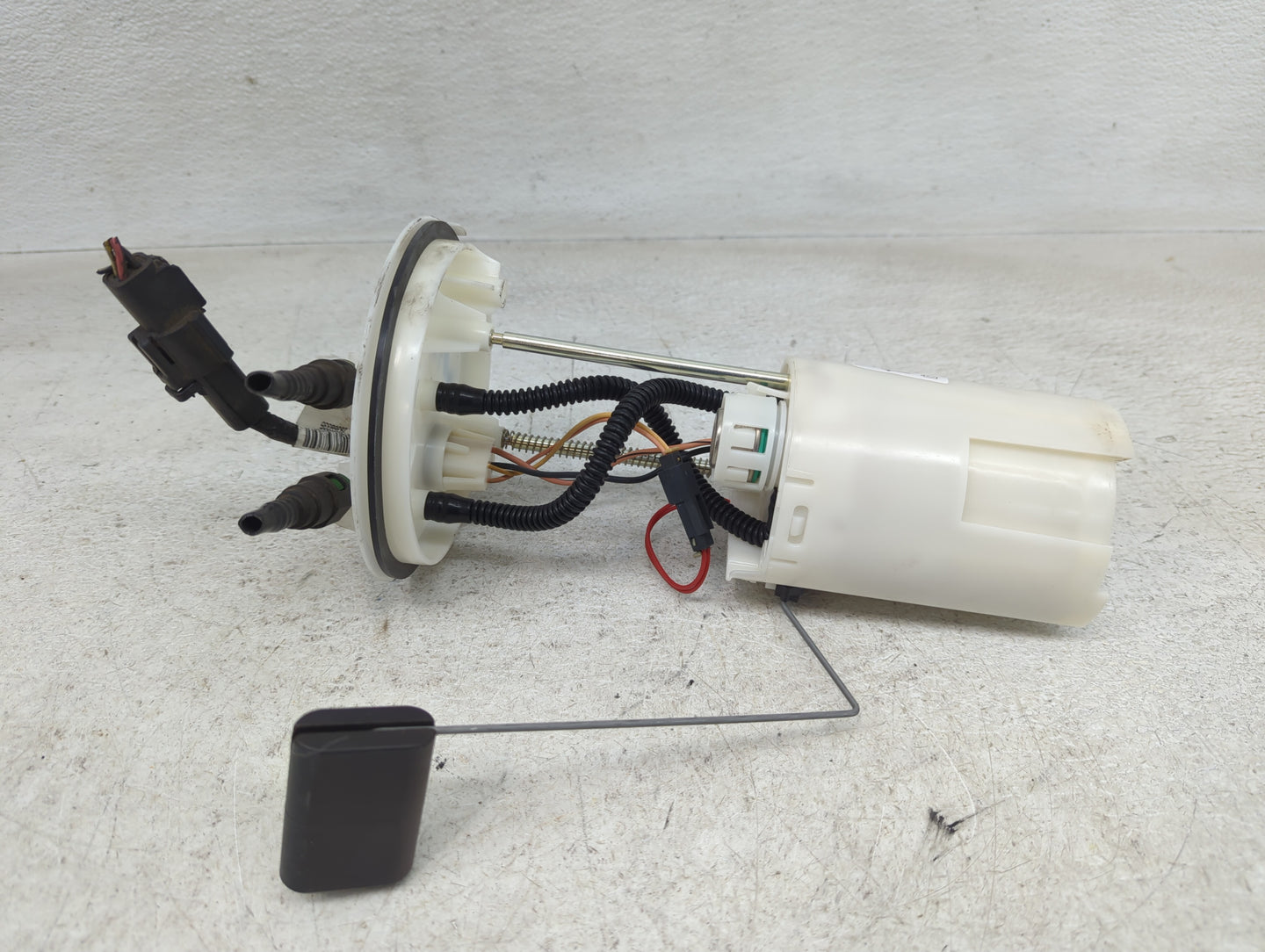2001-2004 Mazda Tribute Electrical Gas Fuel Pump Assembly - Oemusedautoparts1.com