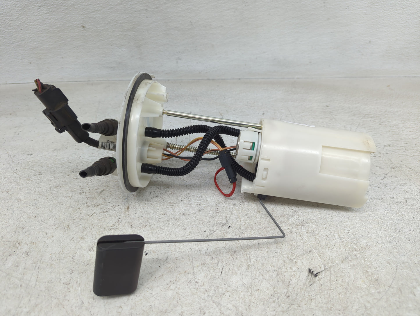 2001-2004 Mazda Tribute Electrical Gas Fuel Pump Assembly - Oemusedautoparts1.com