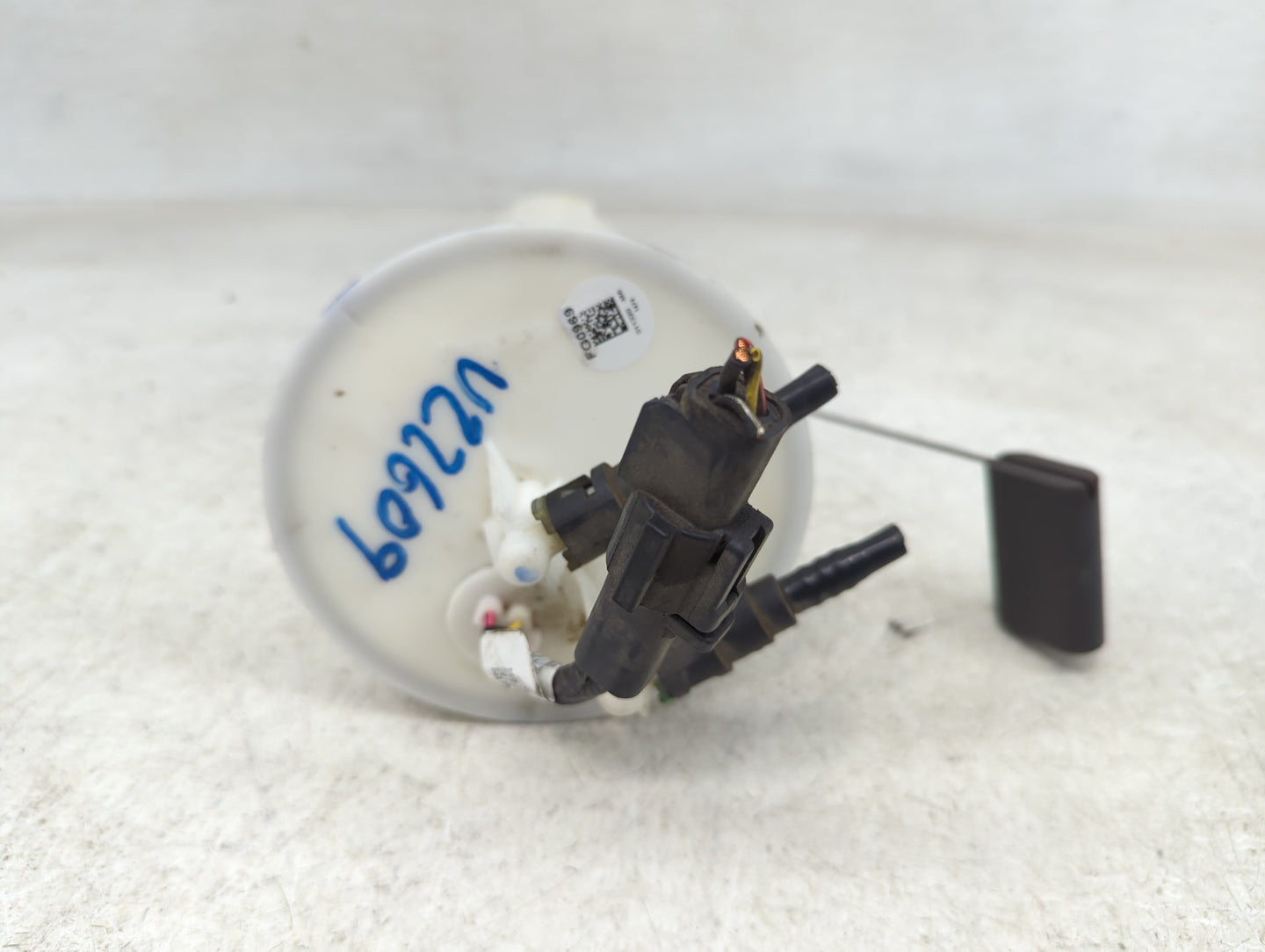 2001-2004 Mazda Tribute Electrical Gas Fuel Pump Assembly - Oemusedautoparts1.com