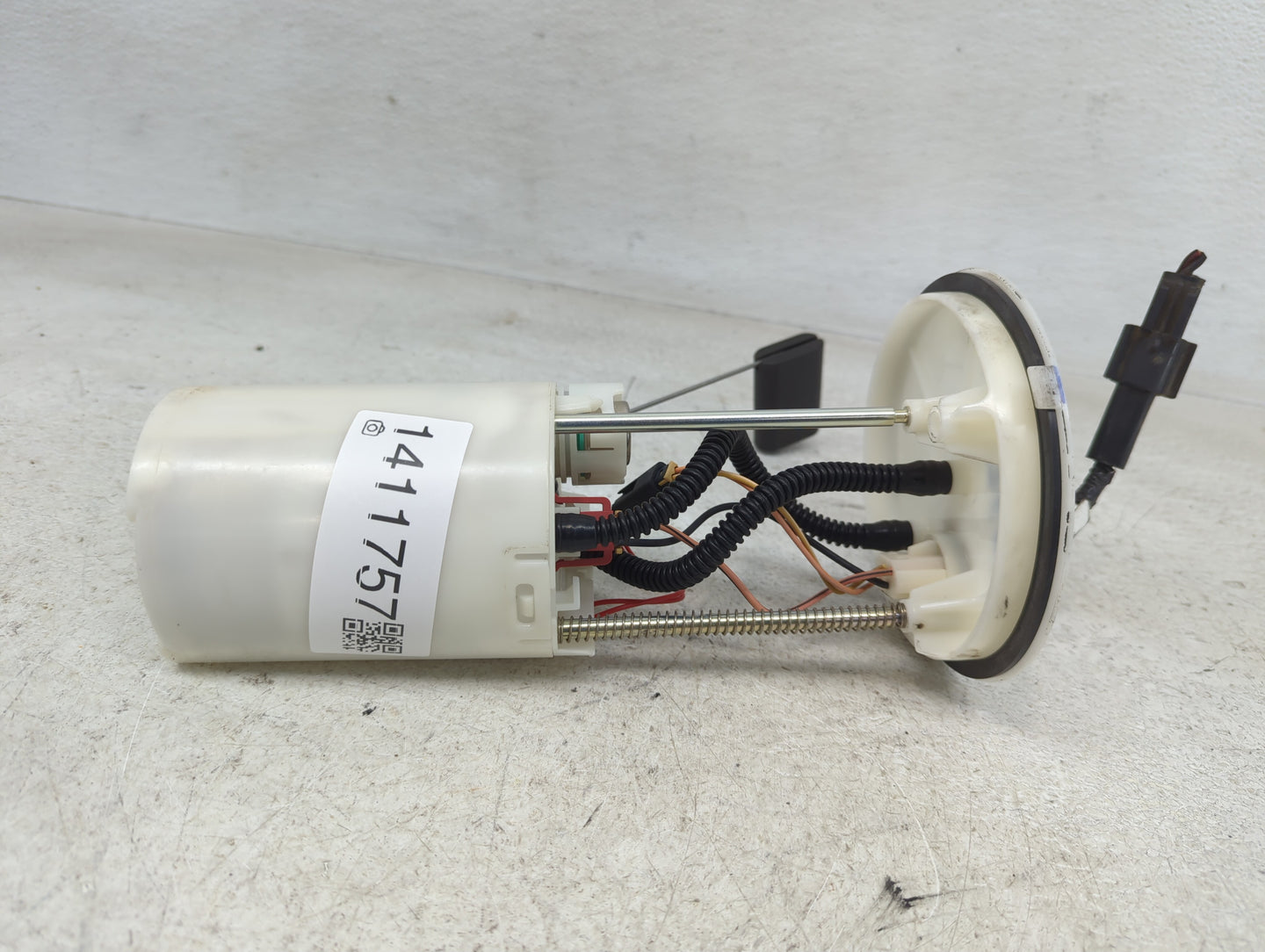 2001-2004 Mazda Tribute Electrical Gas Fuel Pump Assembly - Oemusedautoparts1.com