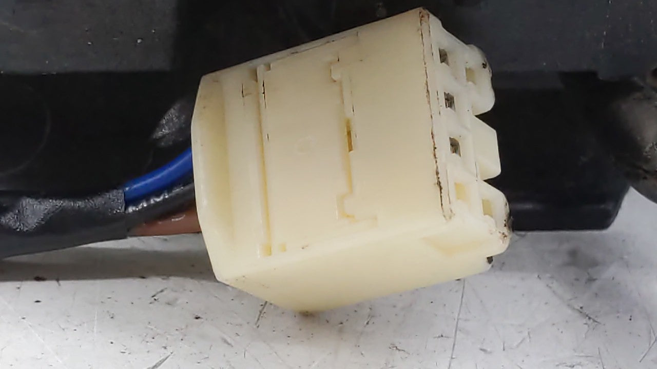 2001-2006 Mazda Tribute Side Mirror Replacement Passenger Right View Door Mirror P/N:E11015321 Fits OEM Used Auto Parts - Oe