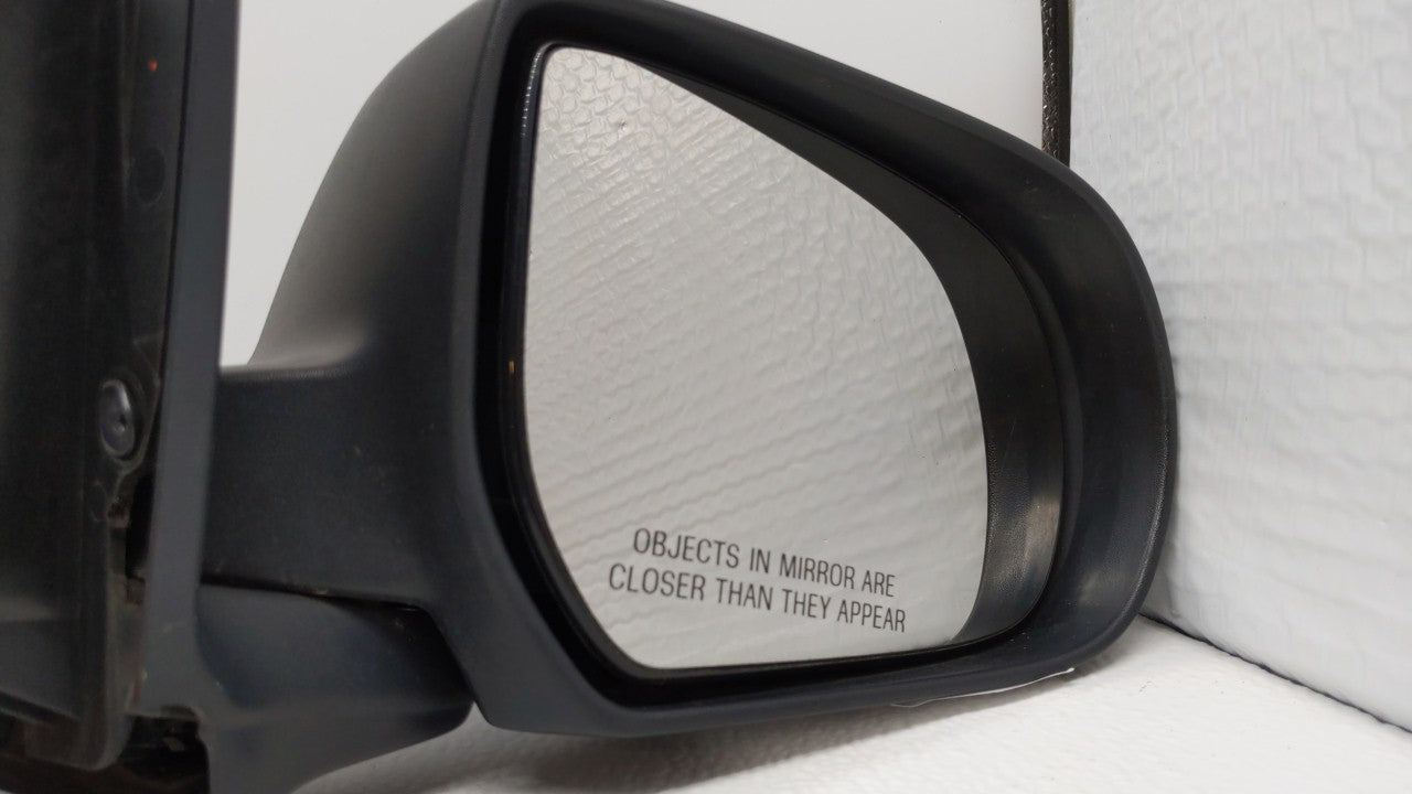 2001-2005 Mazda Tribute Passenger Right Side View Manual Door Mirror - Oemusedautoparts1.com