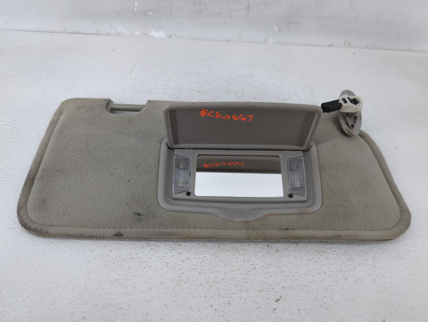 2001-2004 Mazda Tribute Sun Visor Shade Replacement Passenger Right Mirror Fits Fits 2001 2002 2003 2004 OEM Used Auto Parts