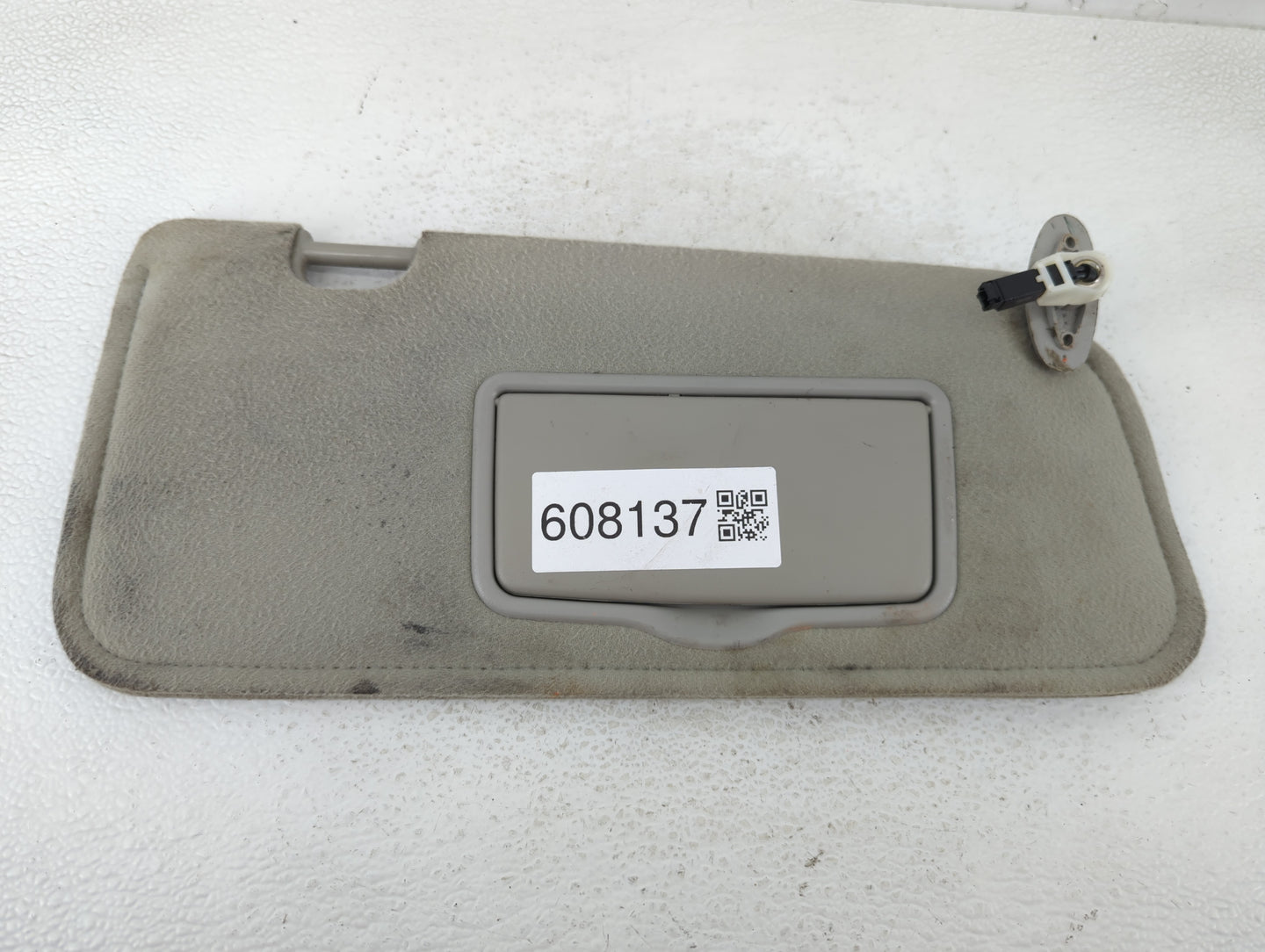 2001-2004 Mazda Tribute Sun Visor Shade Replacement Passenger Right Mirror Fits Fits 2001 2002 2003 2004 OEM Used Auto Parts