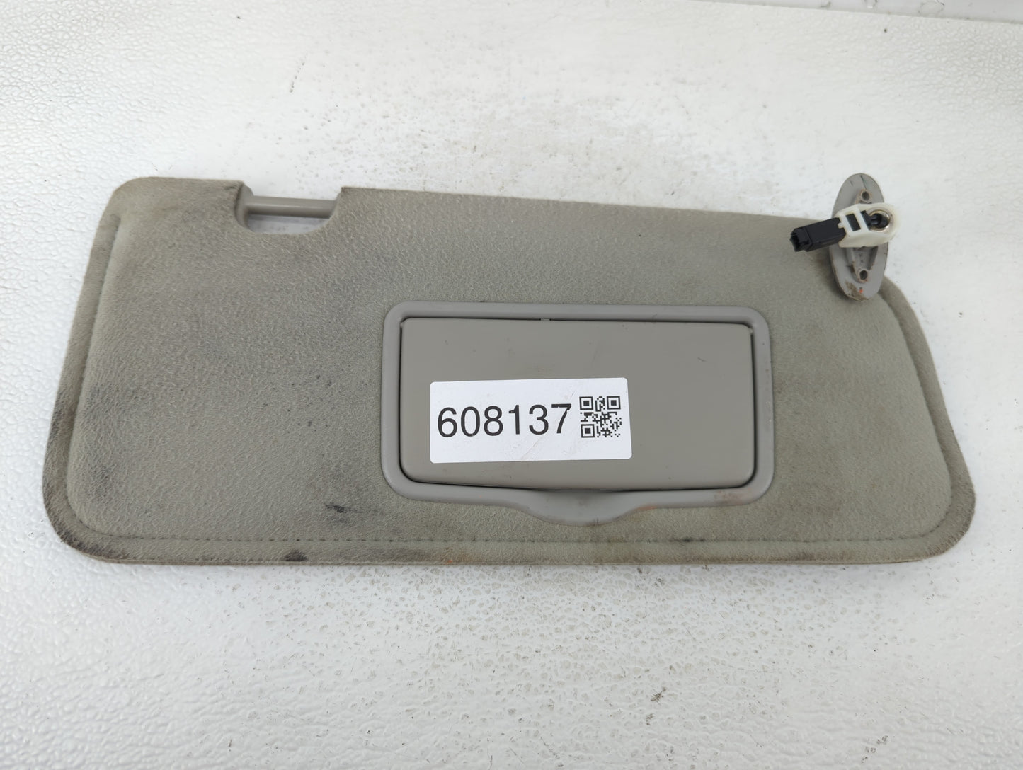 2001-2004 Mazda Tribute Sun Visor Shade Replacement Passenger Right Mirror Fits Fits 2001 2002 2003 2004 OEM Used Auto Parts