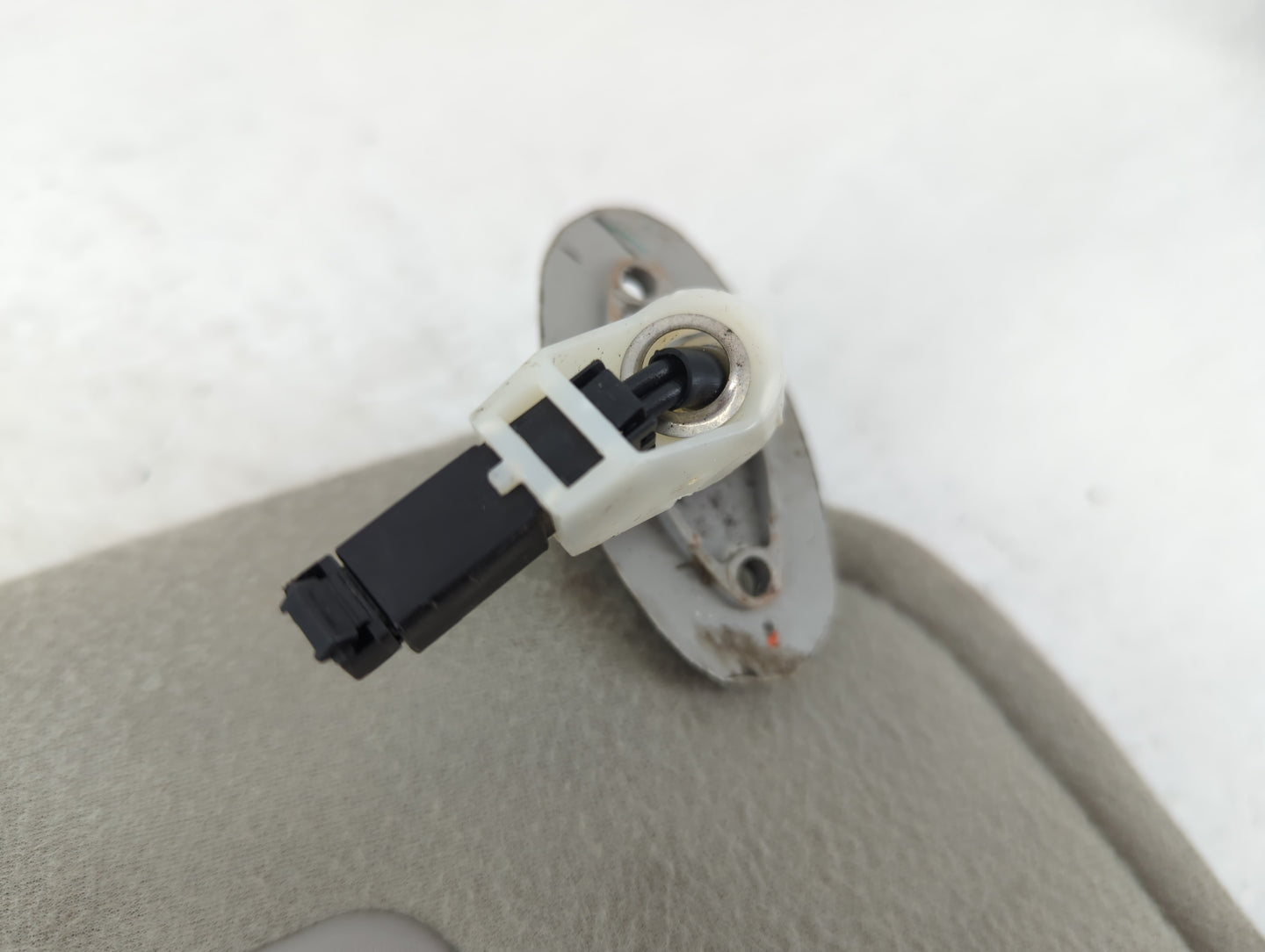 2001-2004 Mazda Tribute Sun Visor Shade Replacement Passenger Right Mirror Fits Fits 2001 2002 2003 2004 OEM Used Auto Parts