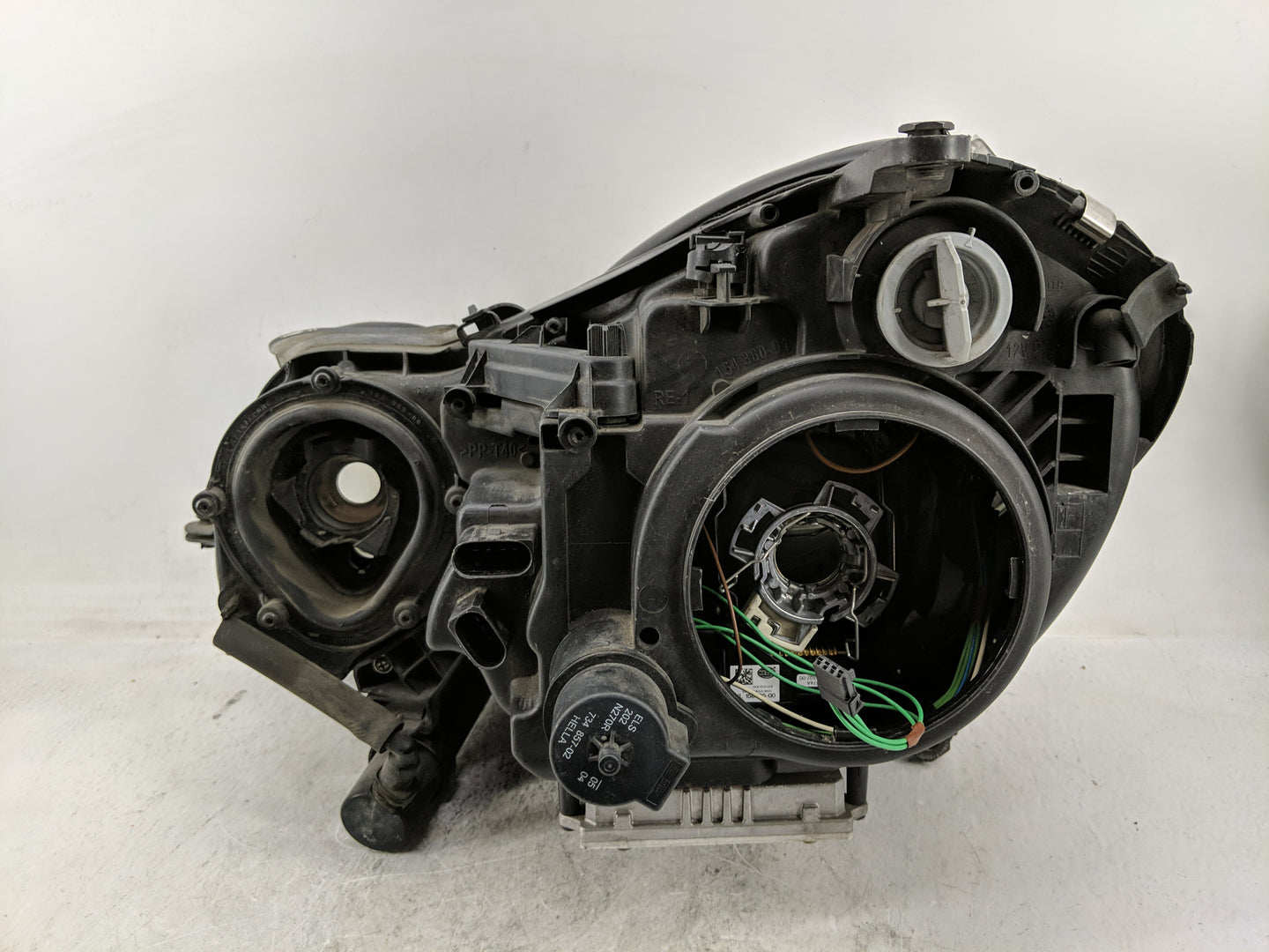 Mercedes-benz 320 Passenger Right Oem Head Light Headlight Lamp - Oemusedautoparts1.com