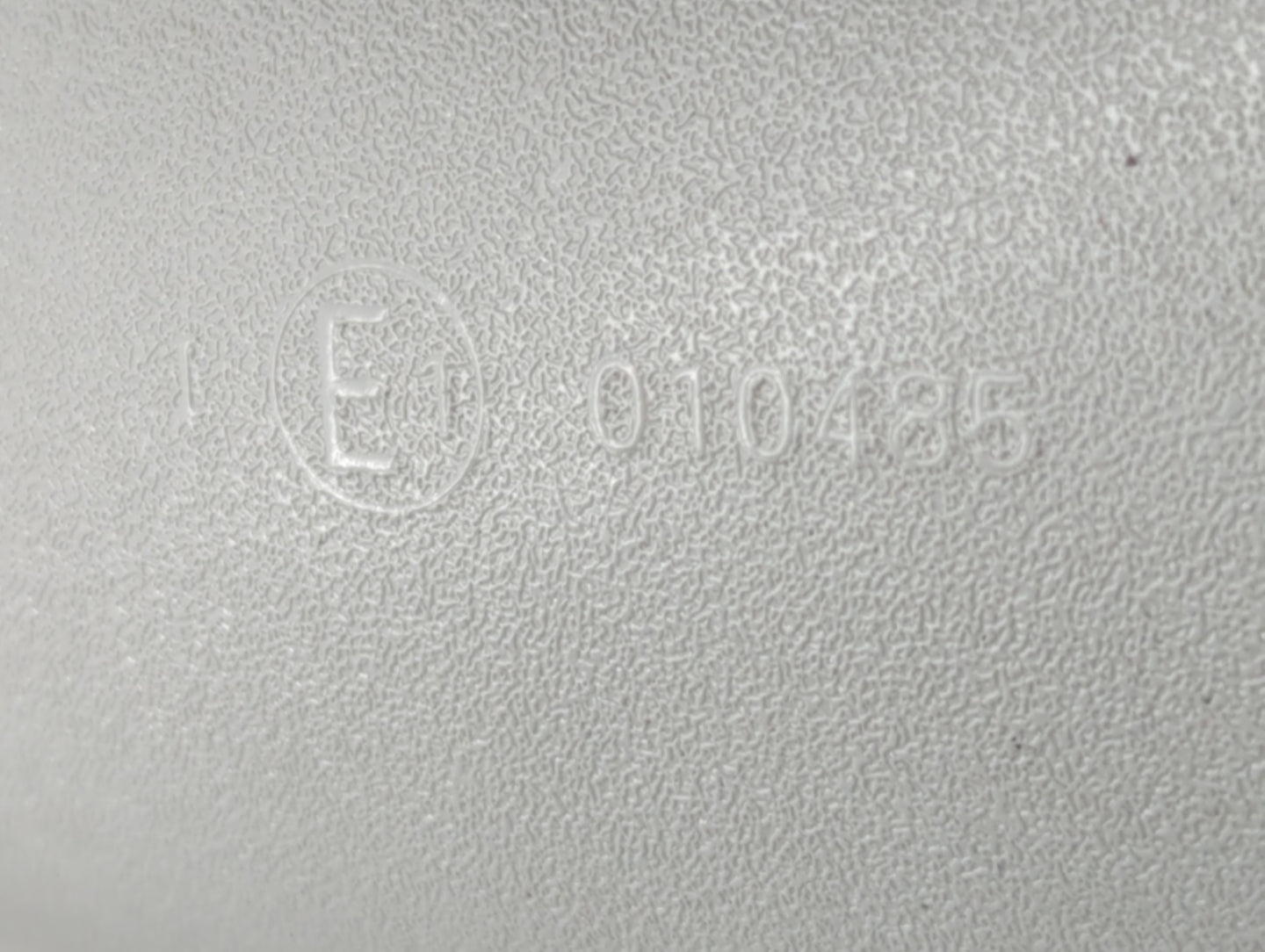 2004 Mercedes-Benz C240 Interior Rear View Mirror Replacement OEM P/N:E1010485 Fits OEM Used Auto Parts - Oemusedautoparts1.