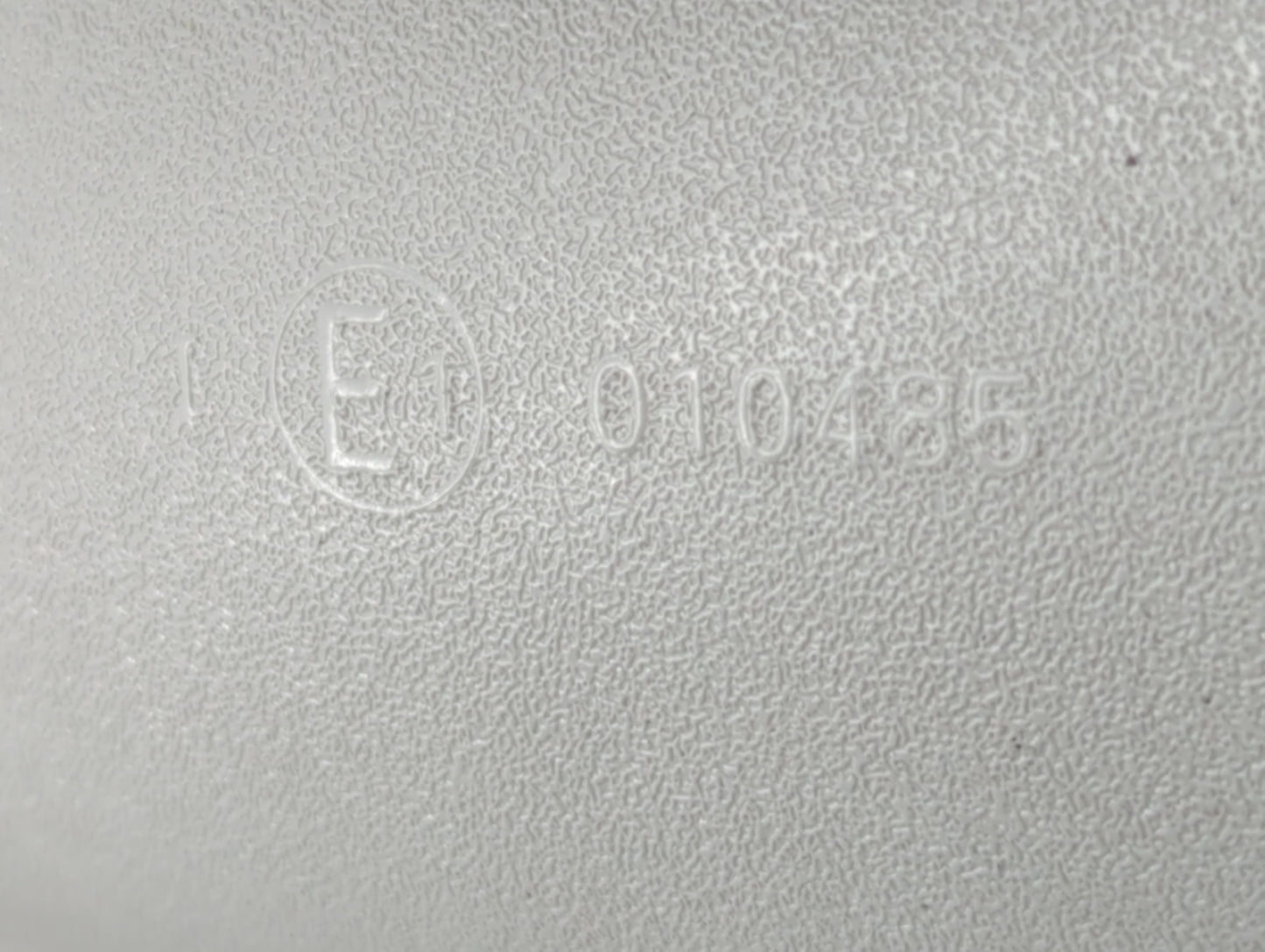 2004 Mercedes-Benz C240 Interior Rear View Mirror Replacement OEM P/N:E1010485 Fits OEM Used Auto Parts - Oemusedautoparts1.