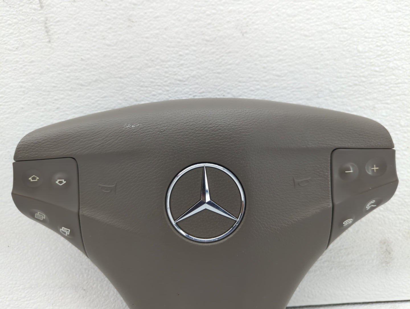 2004 Mercedes-Benz C300 Air Bag Driver Left Steering Wheel Mounted Fits Fits 2002 2003 2005 2006 2007 2008 2009 OEM Used Aut