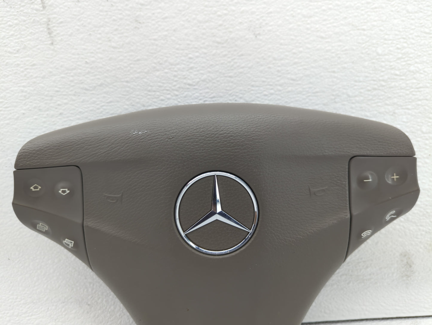 2004 Mercedes-Benz C300 Air Bag Driver Left Steering Wheel Mounted Fits Fits 2002 2003 2005 2006 2007 2008 2009 OEM Used Aut