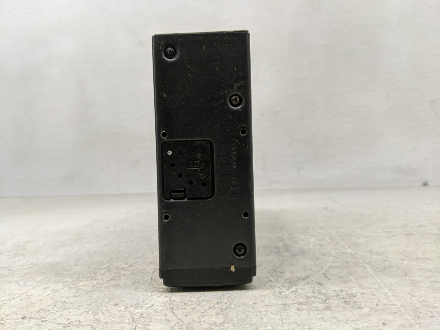 2004 Mercedes-Benz C400 Radio AM FM Cd Player Receiver Replacement P/N:220 827 46 42 Fits Fits 2003 2005 2006 2007 OEM Used 