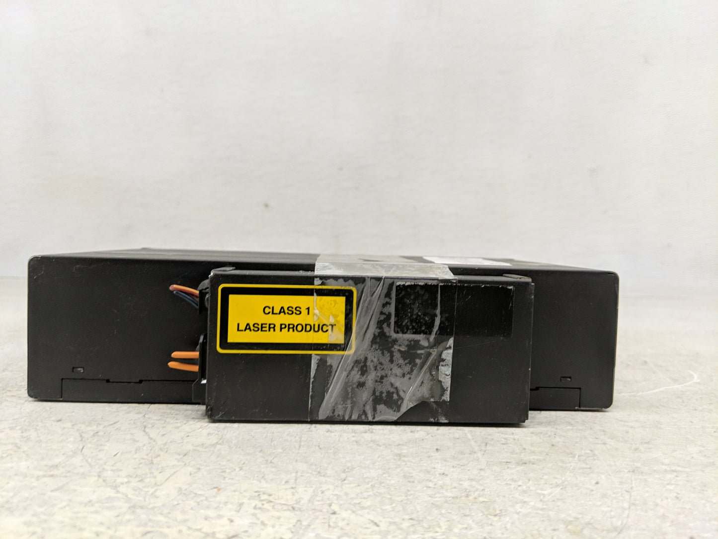 2004 Mercedes-Benz C400 Radio AM FM Cd Player Receiver Replacement P/N:220 827 46 42 Fits Fits 2003 2005 2006 2007 OEM Used 