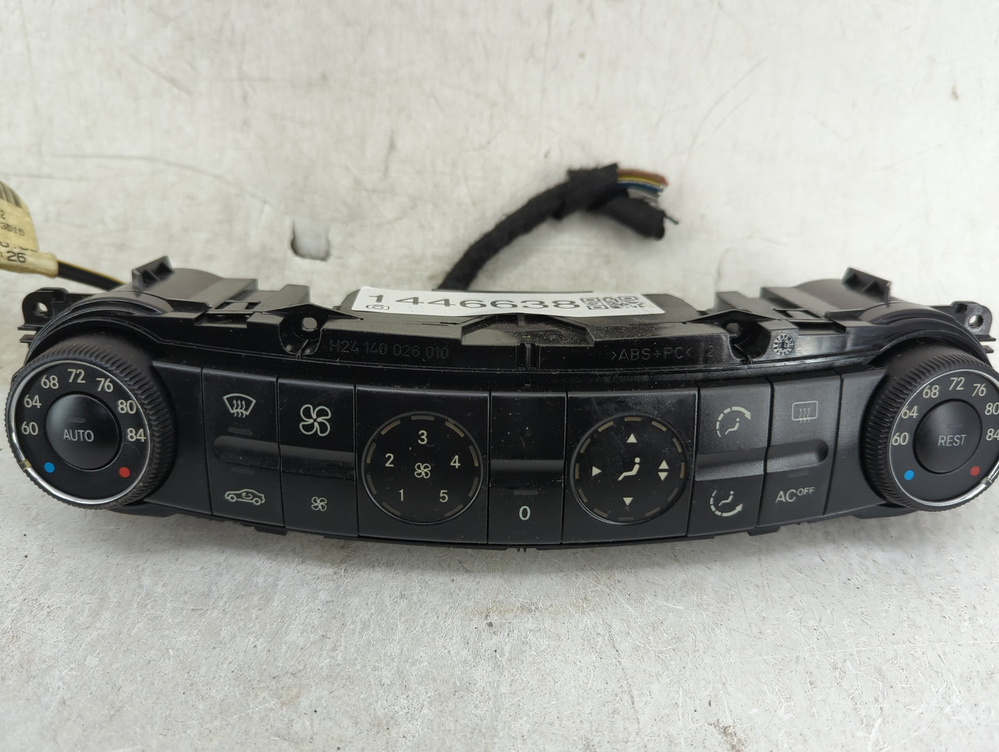2004 Mercedes-Benz E-Class Climate Control Module Temperature AC/Heater Replacement P/N:H24 140 026 010 H24 400 055 010 Fits