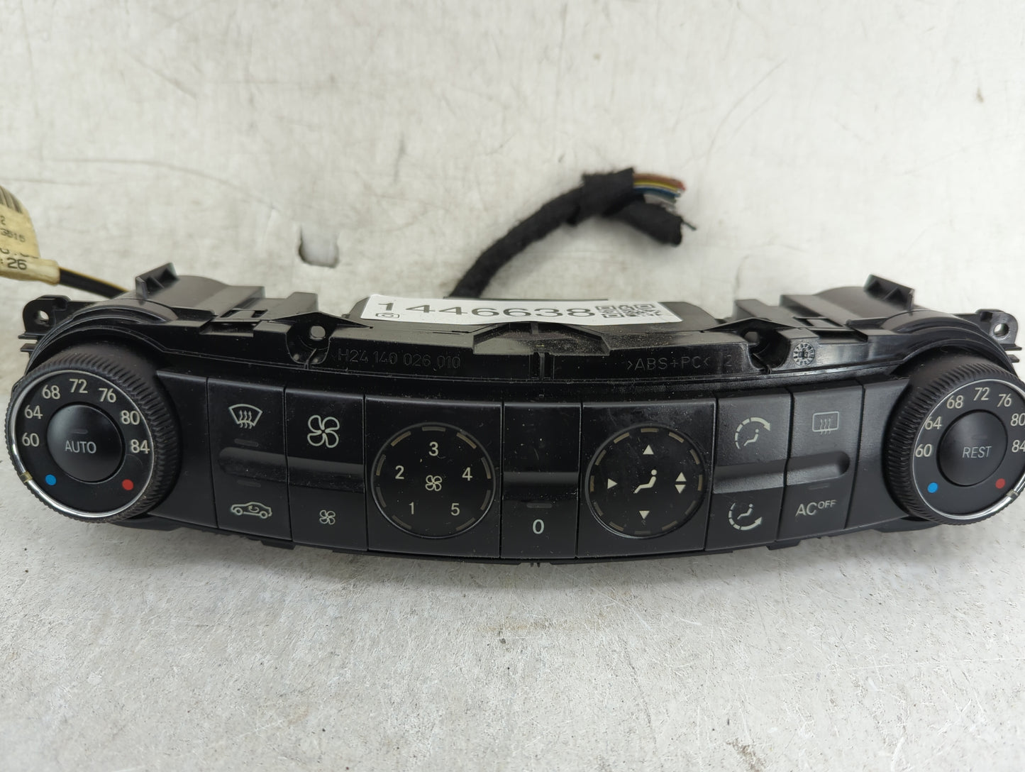 2004 Mercedes-Benz E-Class Climate Control Module Temperature AC/Heater Replacement P/N:H24 140 026 010 H24 400 055 010 Fits