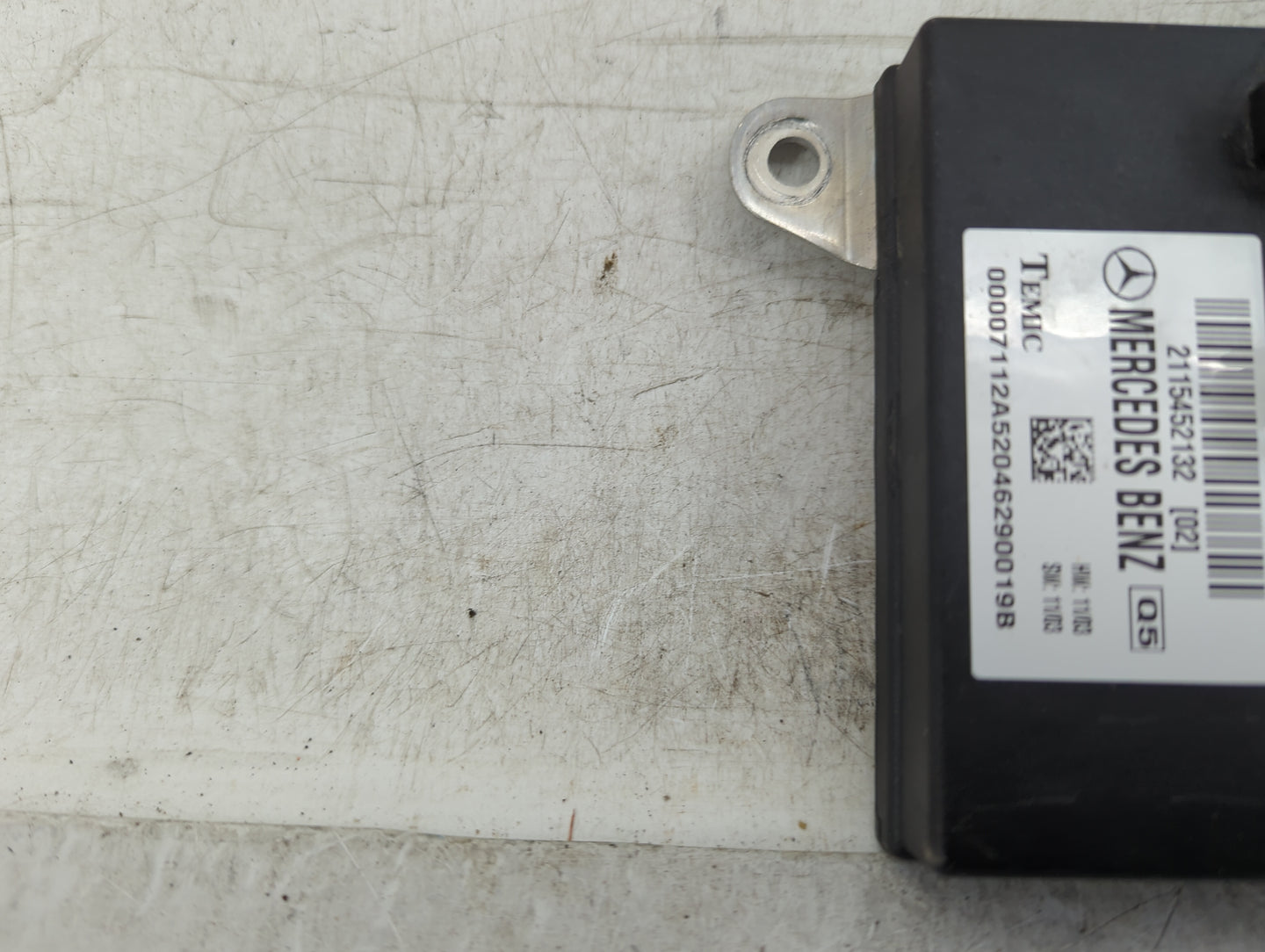 2004 Mercedes-benz E320 Body Control Module Bcm Inner Cabin Fuse Box - Oemusedautoparts1.com