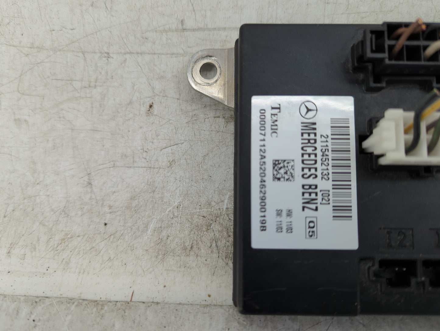 2004 Mercedes-benz E320 Body Control Module Bcm Inner Cabin Fuse Box - Oemusedautoparts1.com