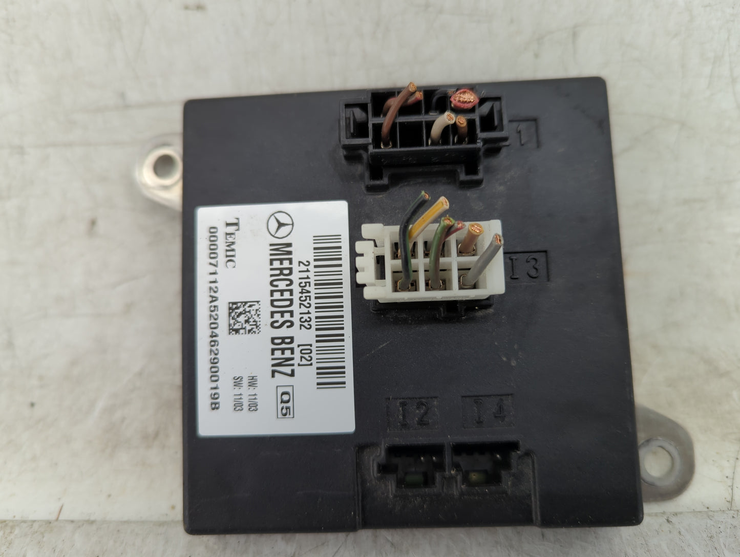 2004 Mercedes-benz E320 Body Control Module Bcm Inner Cabin Fuse Box - Oemusedautoparts1.com