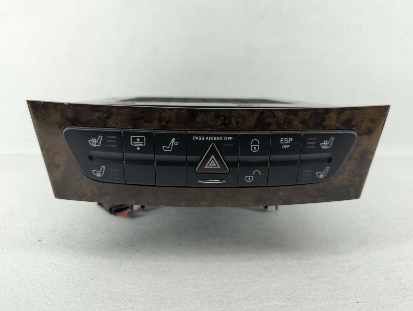 2004 Mercedes-Benz E350 Radio AM FM Cd Player Receiver Replacement P/N:A2116800552 Fits Fits 2003 2005 OEM Used Auto Parts -