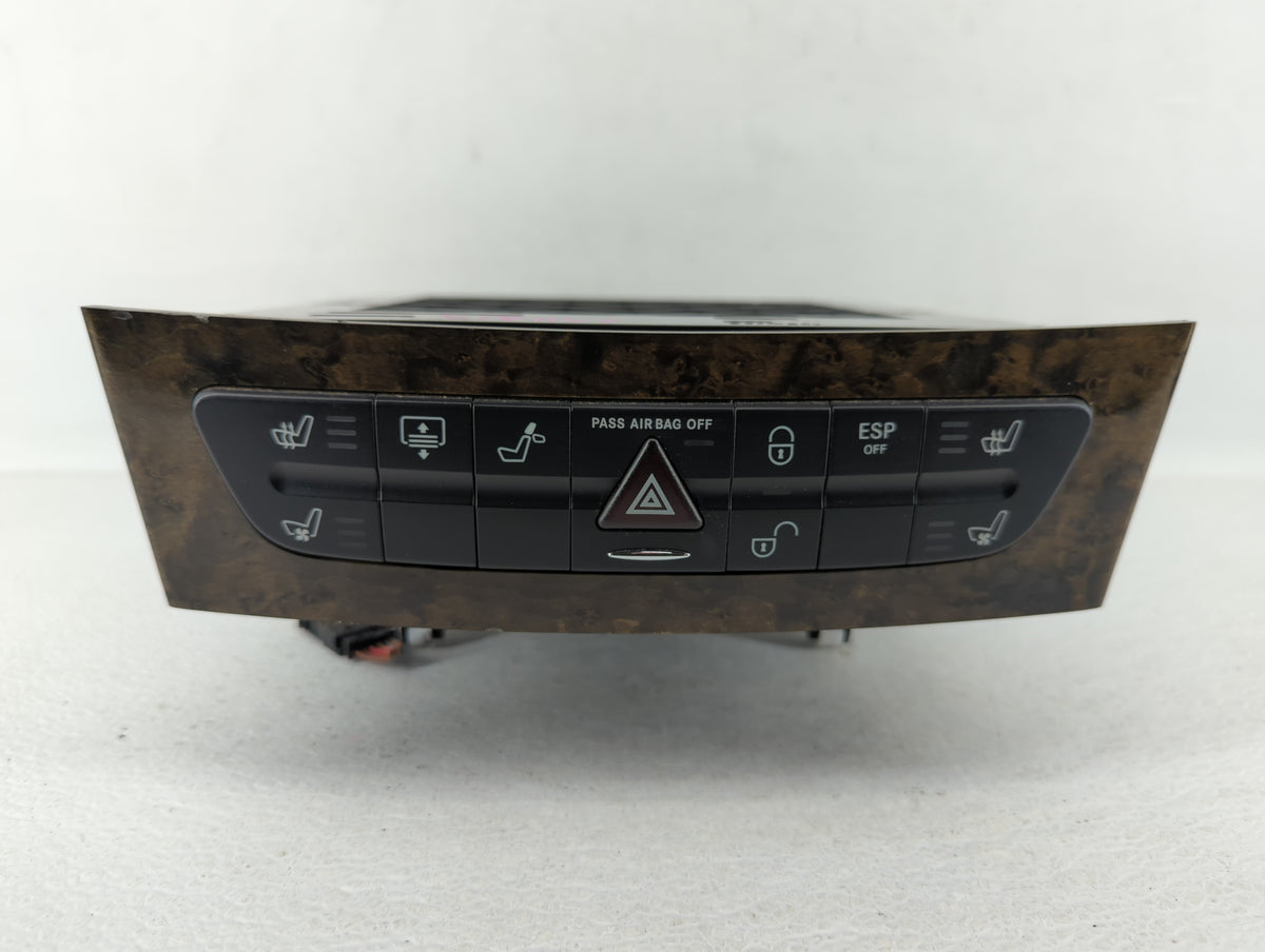 2004 Mercedes-Benz E350 Radio AM FM Cd Player Receiver Replacement P/N:A2116800552 Fits 2003 2005 OEM Used Auto Parts - Oemu