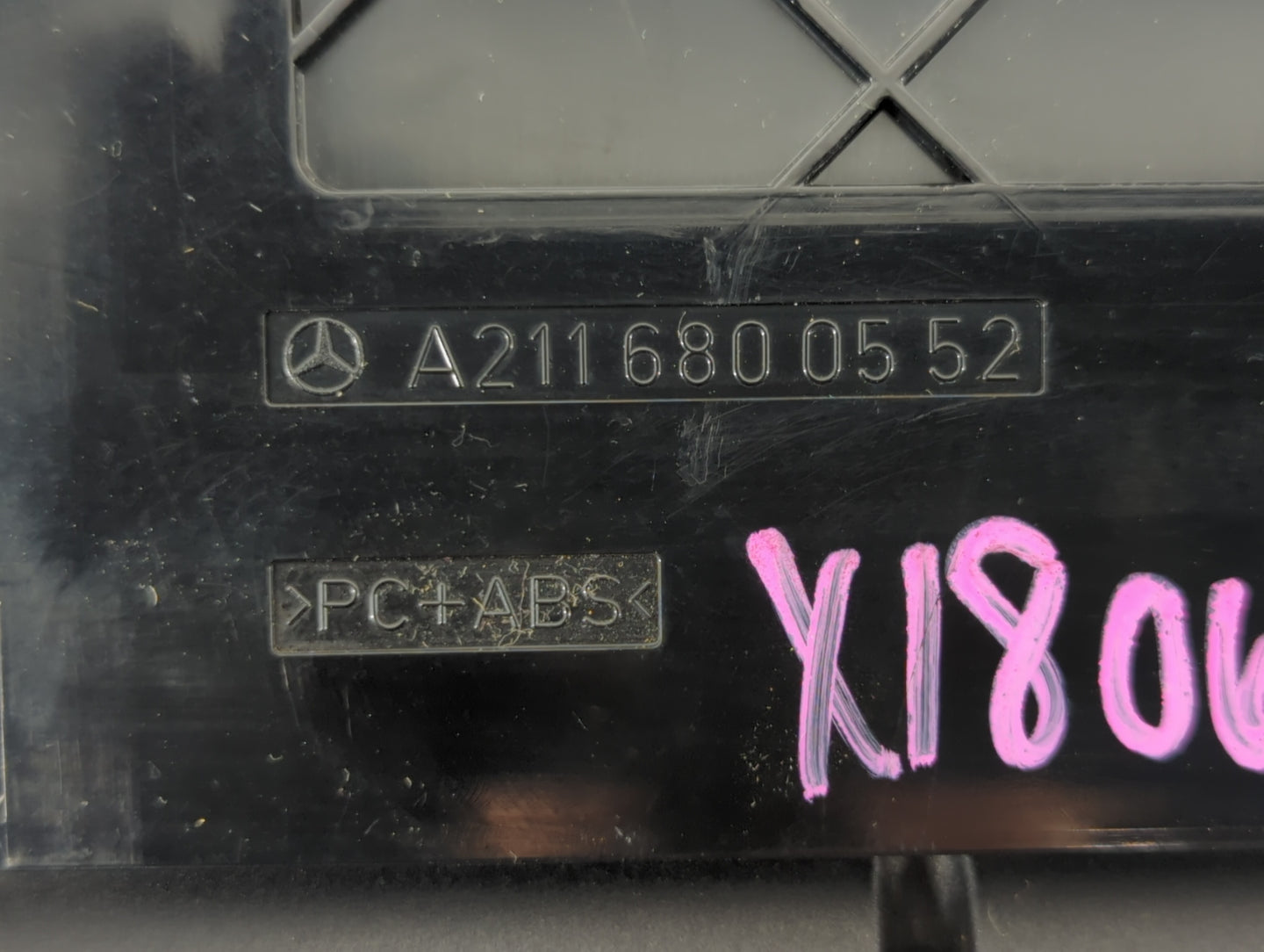 2004 Mercedes-Benz E350 Radio AM FM Cd Player Receiver Replacement P/N:A2116800552 Fits Fits 2003 2005 OEM Used Auto Parts -