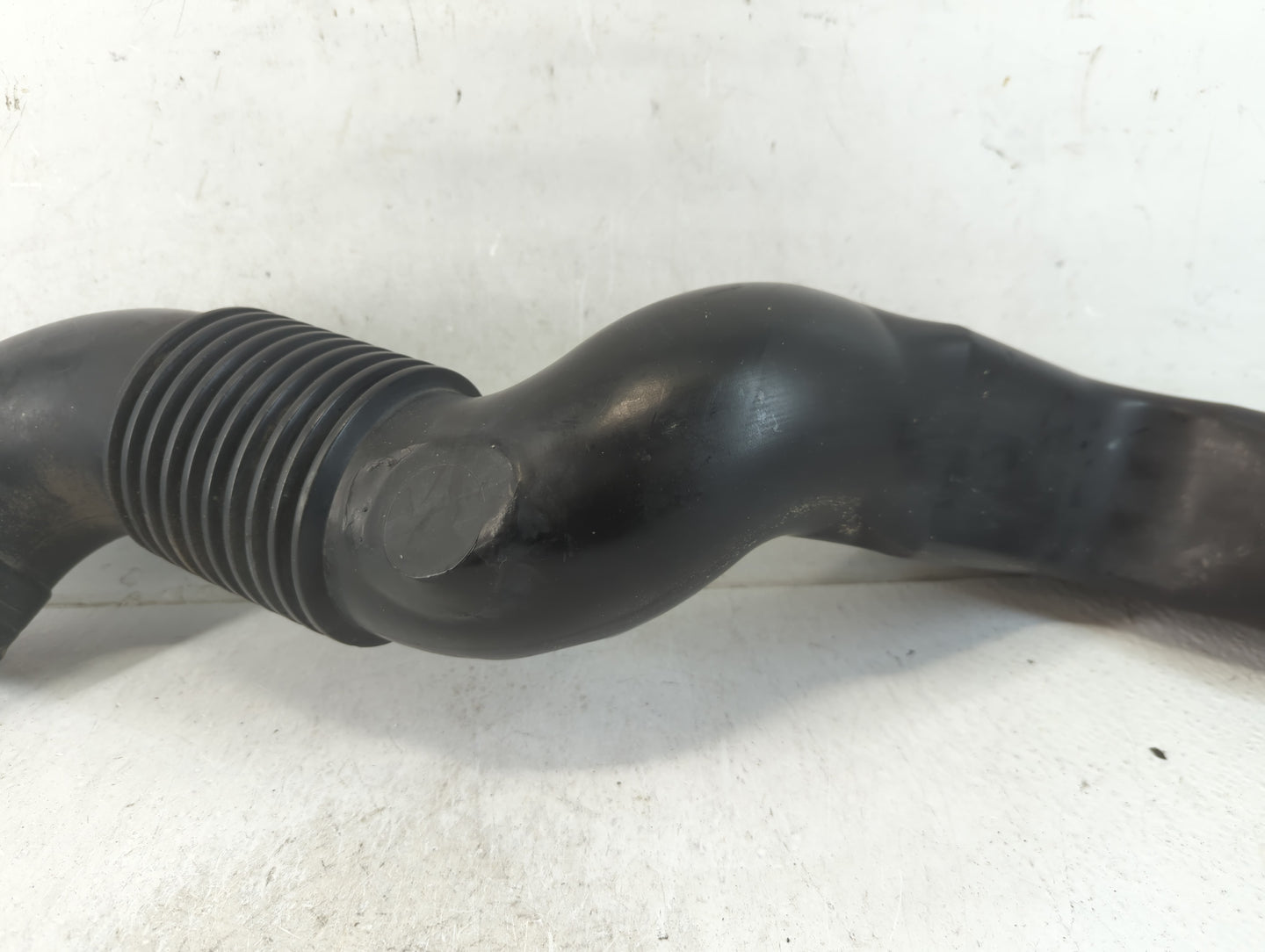2004 Mercedes-benz Sprinter Air Cleaner Intake Duct Hose Tube - Oemusedautoparts1.com