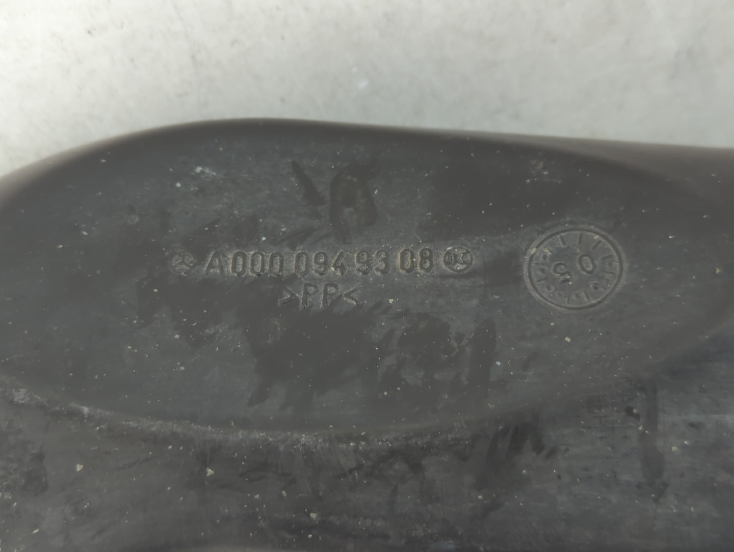 2004 Mercedes-benz Sprinter Air Cleaner Intake Duct Hose Tube - Oemusedautoparts1.com