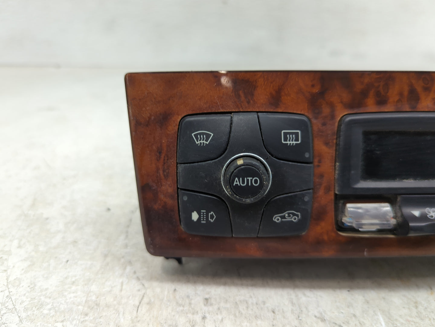 2004 Mercedes Cl-Class Climate Control Module Temperature AC/Heater Replacement P/N:2208301185 5468252 Fits OEM Used Auto Pa