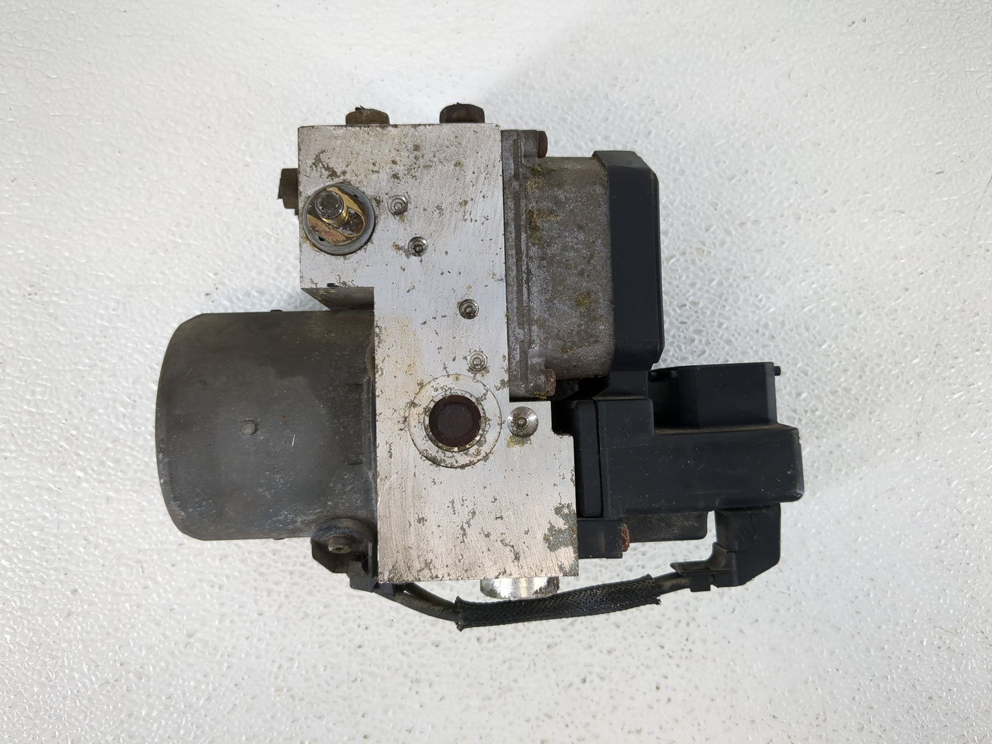 2003-2004 Mercury Grand Marquis ABS Pump Control Module Replacement P/N:3W13-2C353-A Fits Fits 2003 2004 OEM Used Auto Parts