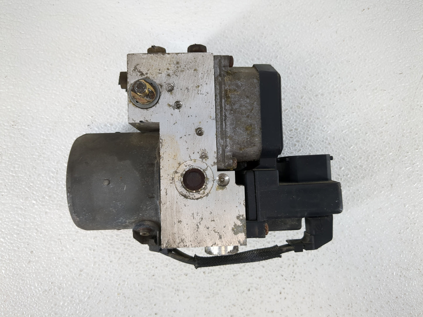 2003-2004 Mercury Grand Marquis ABS Pump Control Module Replacement P/N:3W13-2C353-A Fits Fits 2003 2004 OEM Used Auto Parts