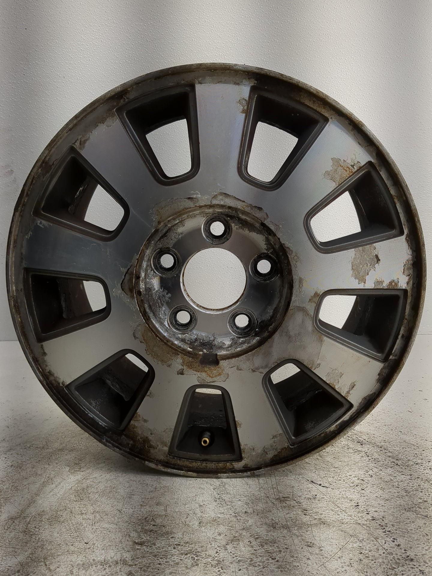 2003-2005 Mercury Grand Marquis Oem Wheel Rim - Oemusedautoparts1.com