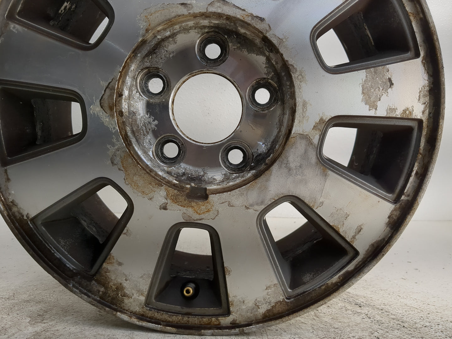 2003-2005 Mercury Grand Marquis Oem Wheel Rim - Oemusedautoparts1.com