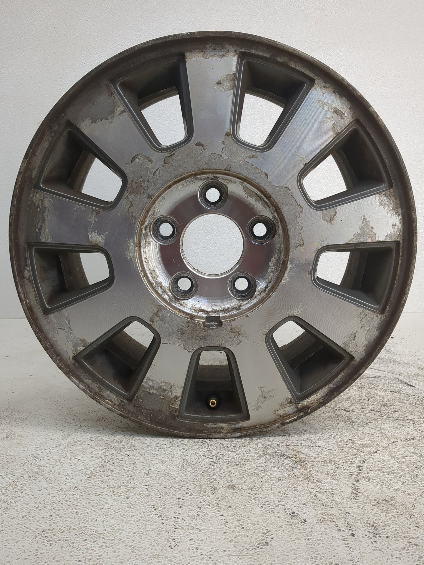 2003-2005 Mercury Grand Marquis Oem Wheel Rim - Oemusedautoparts1.com