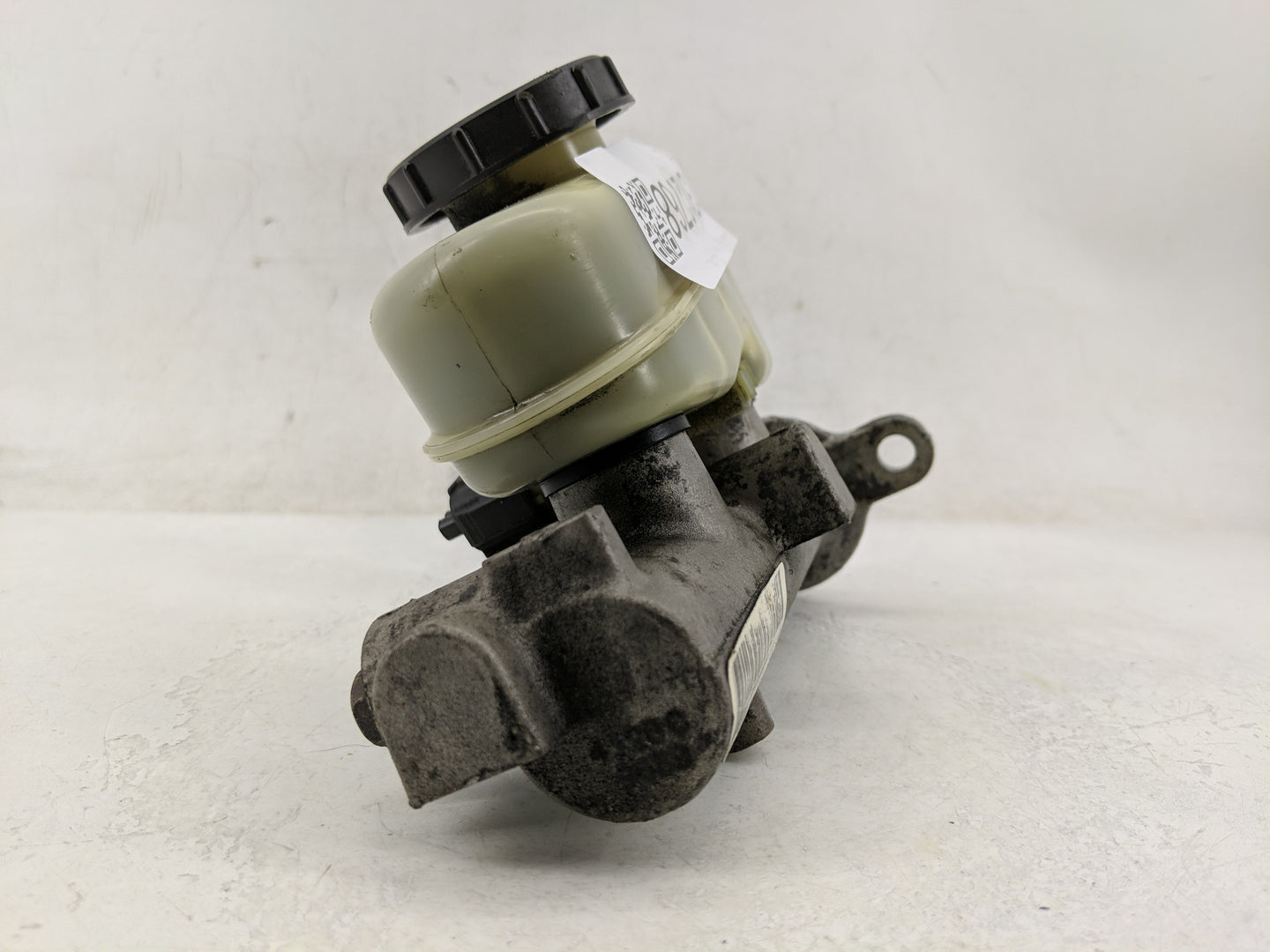 2001-2008 Mercury Grand Marquis Brake Master Cylinder - Oemusedautoparts1.com
