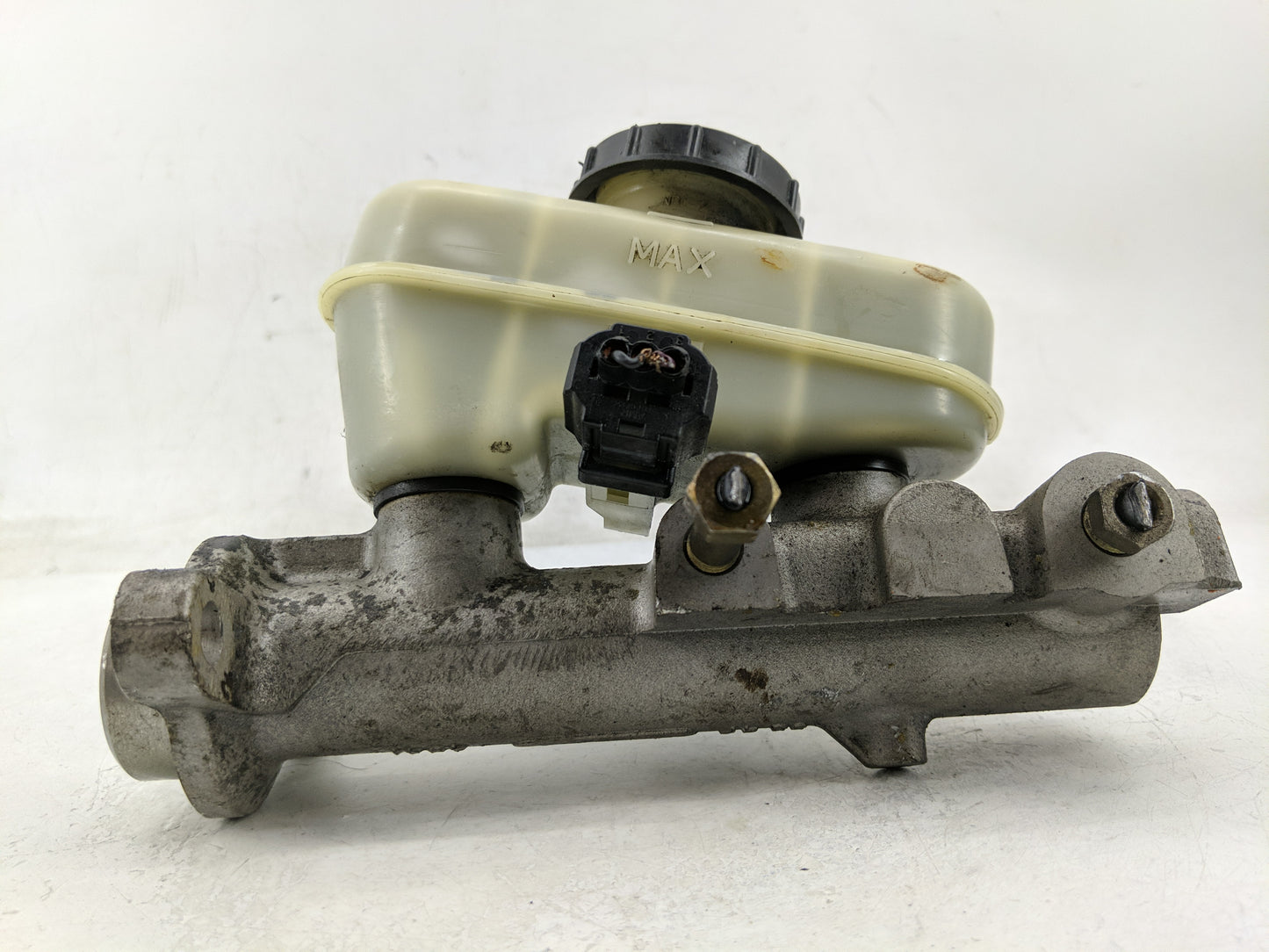 2001-2008 Mercury Grand Marquis Brake Master Cylinder - Oemusedautoparts1.com