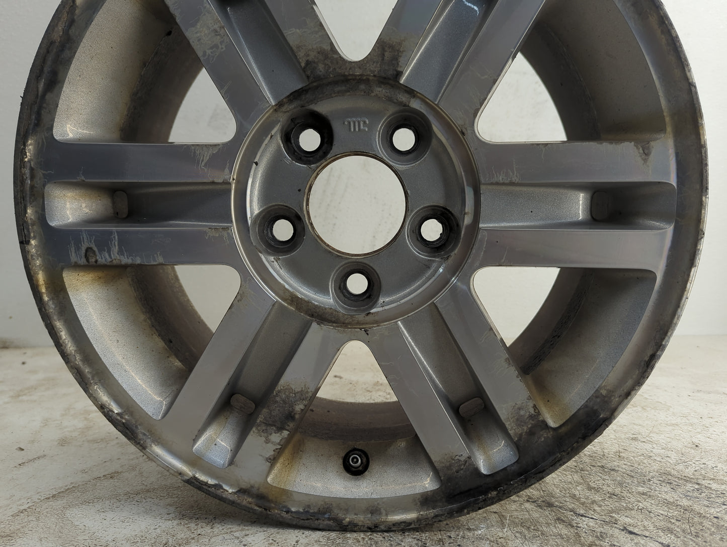 2002-2005 Mercury Mountaineer Oem Wheel Rim 1194433 - Oemusedautoparts1.com