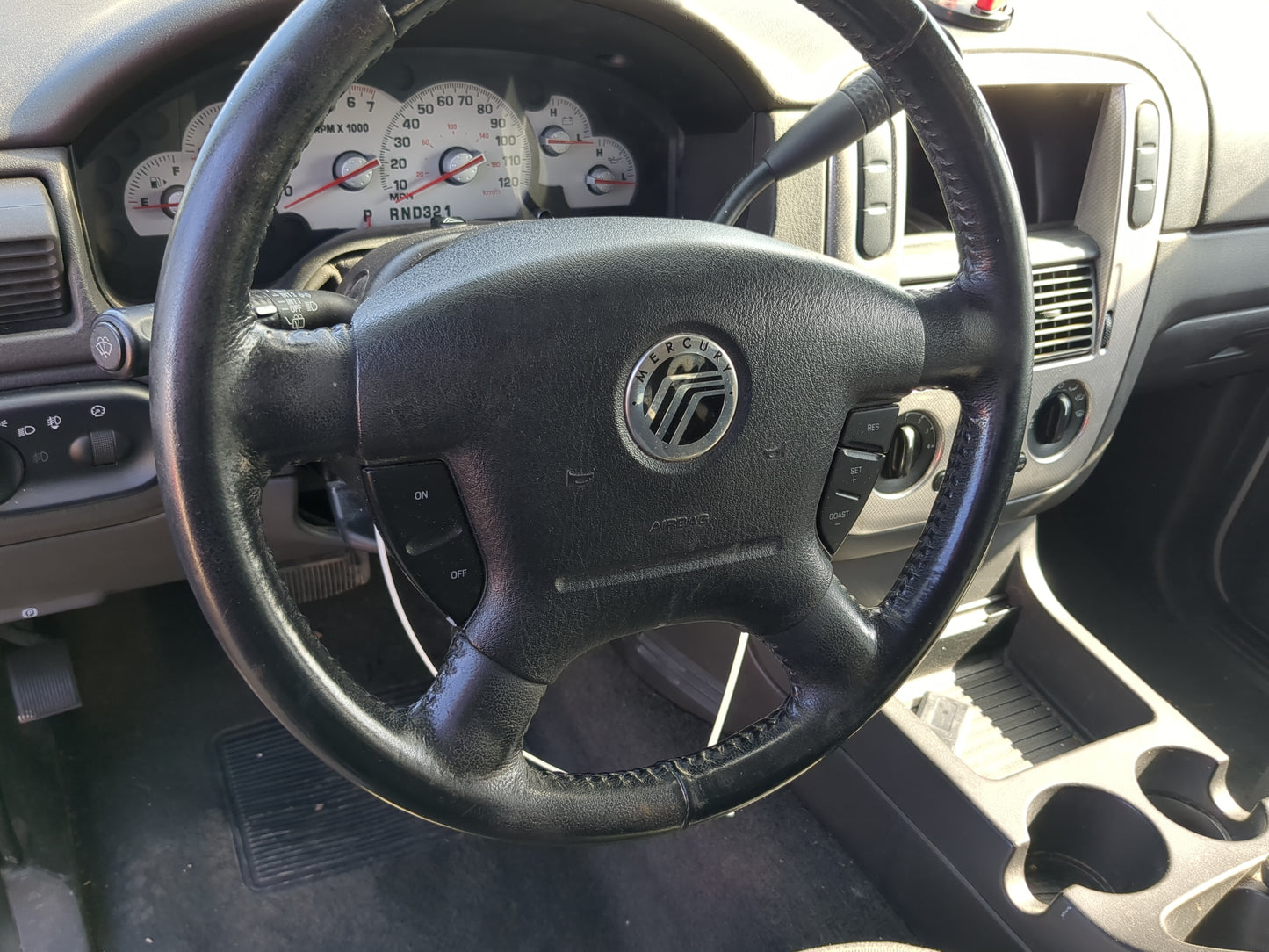 2002-2005 Mercury Mountaineer Air Bag Driver Left Steering Wheel Mounted - Oemusedautoparts1.com