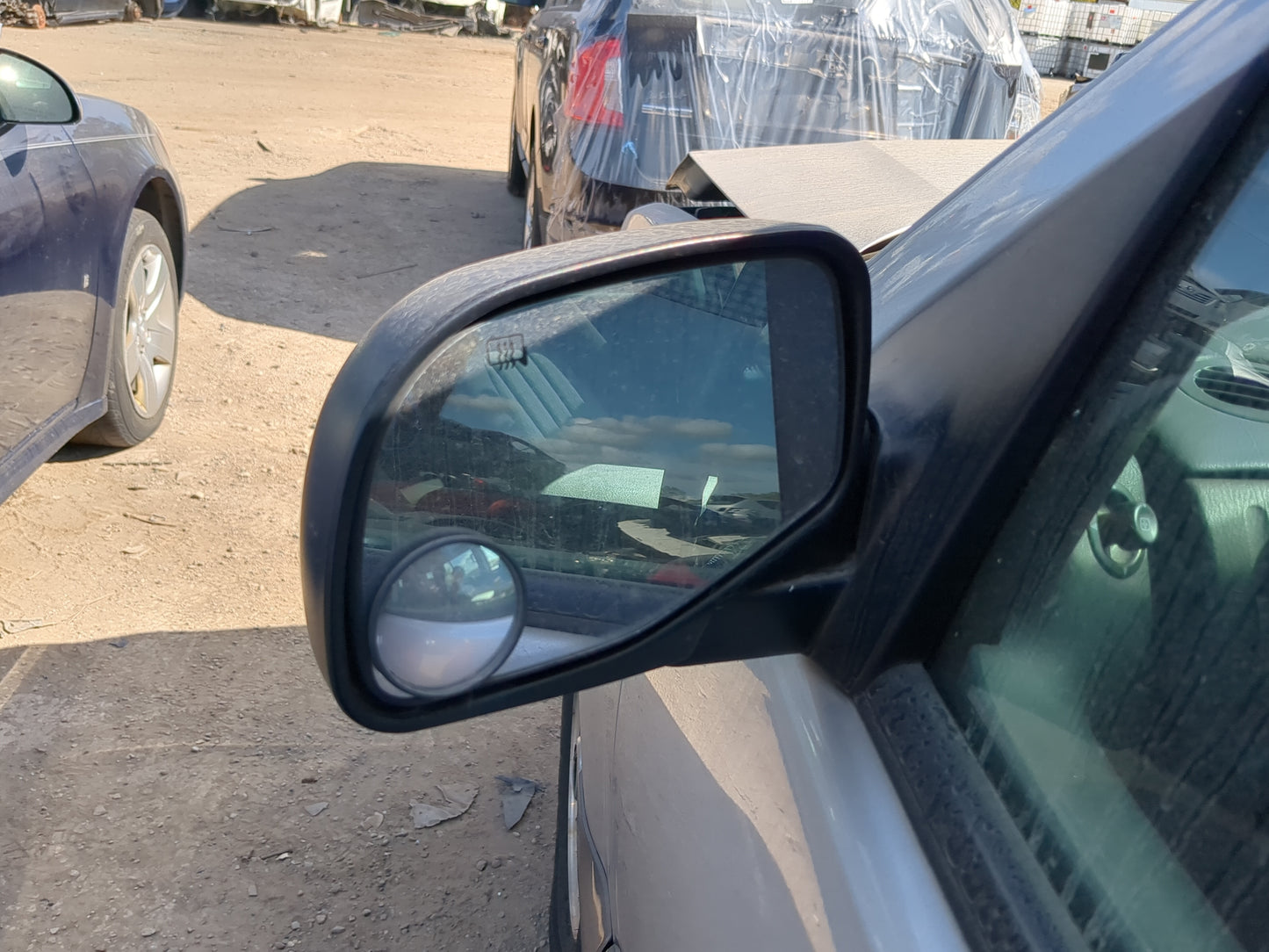2002-2005 Mercury Mountaineer Driver Side View Mirror - Left Door Mirror OEM Used - Oemusedautoparts1.com