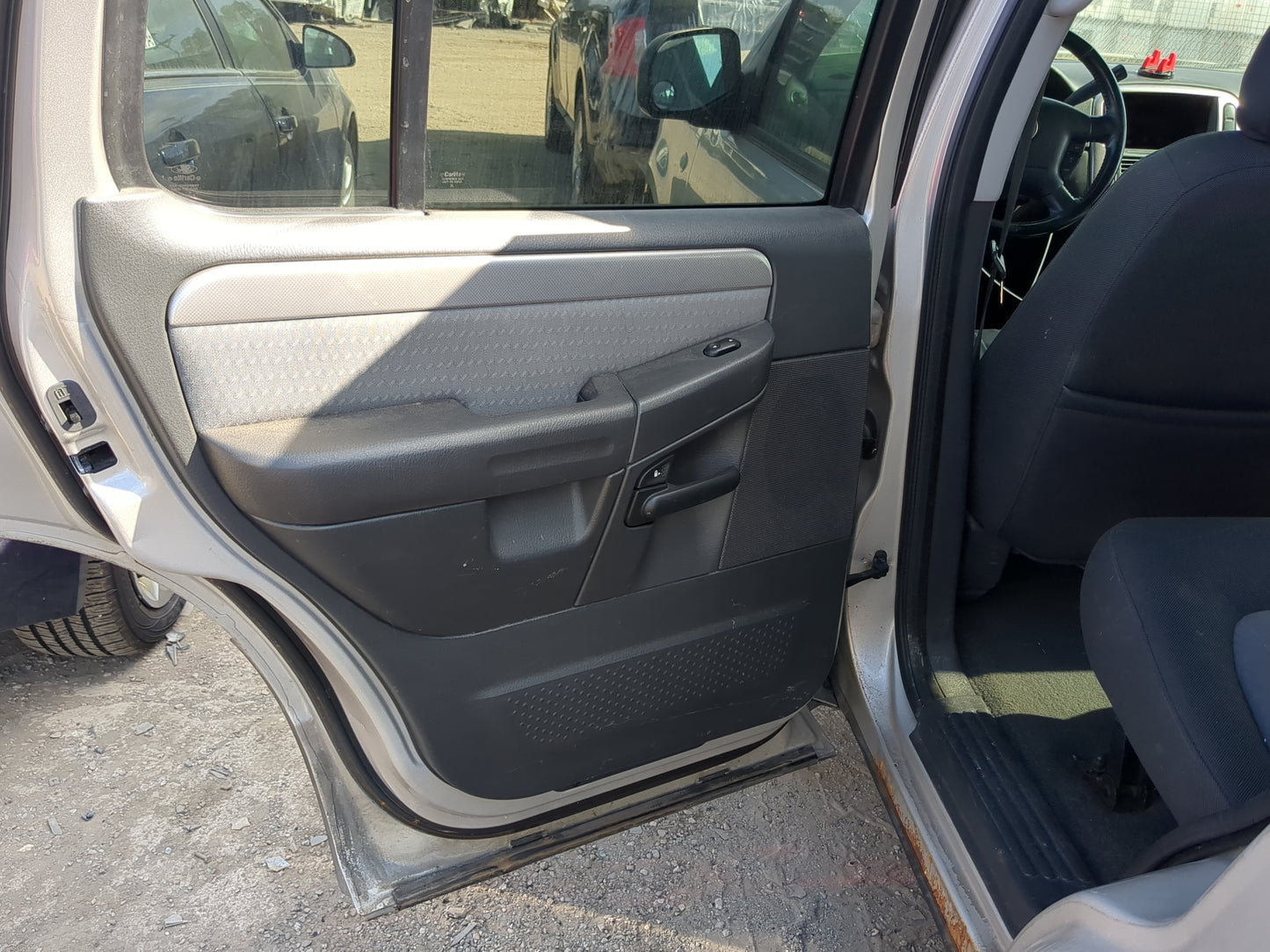 2002-2005 Mercury Mountaineer Driver Rear Door Oem - Oemusedautoparts1.com