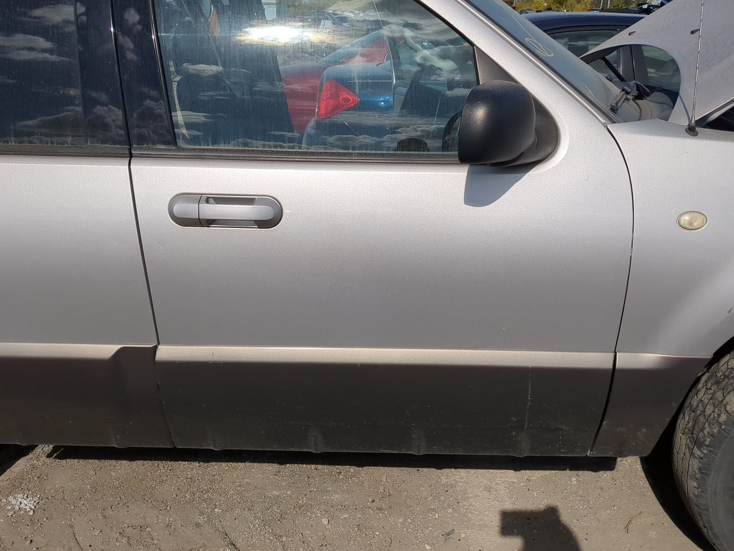 2002-2005 Mercury Mountaineer Passenger Front Door Oem - Oemusedautoparts1.com