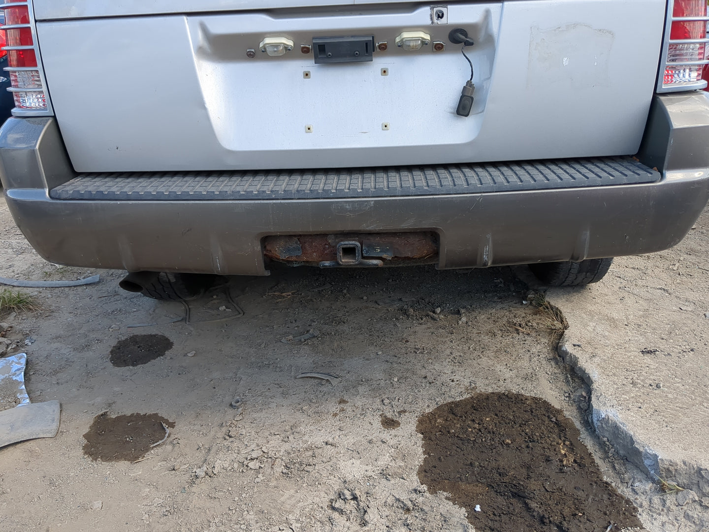 2002-2005 Mercury Mountaineer Rear Bumper Assembly Oem - Oemusedautoparts1.com