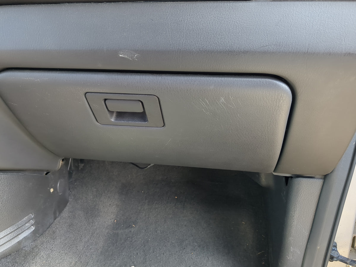 2004 Mercury Mountaineer Passenger Glove Box Door Storage Compartment - Oemusedautoparts1.com