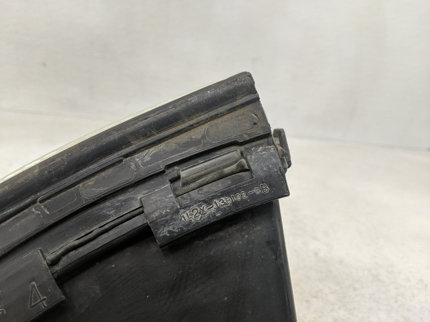 2002 Mercury Mountaineer Passenger Right Oem Head Light Headlight Lamp - Oemusedautoparts1.com